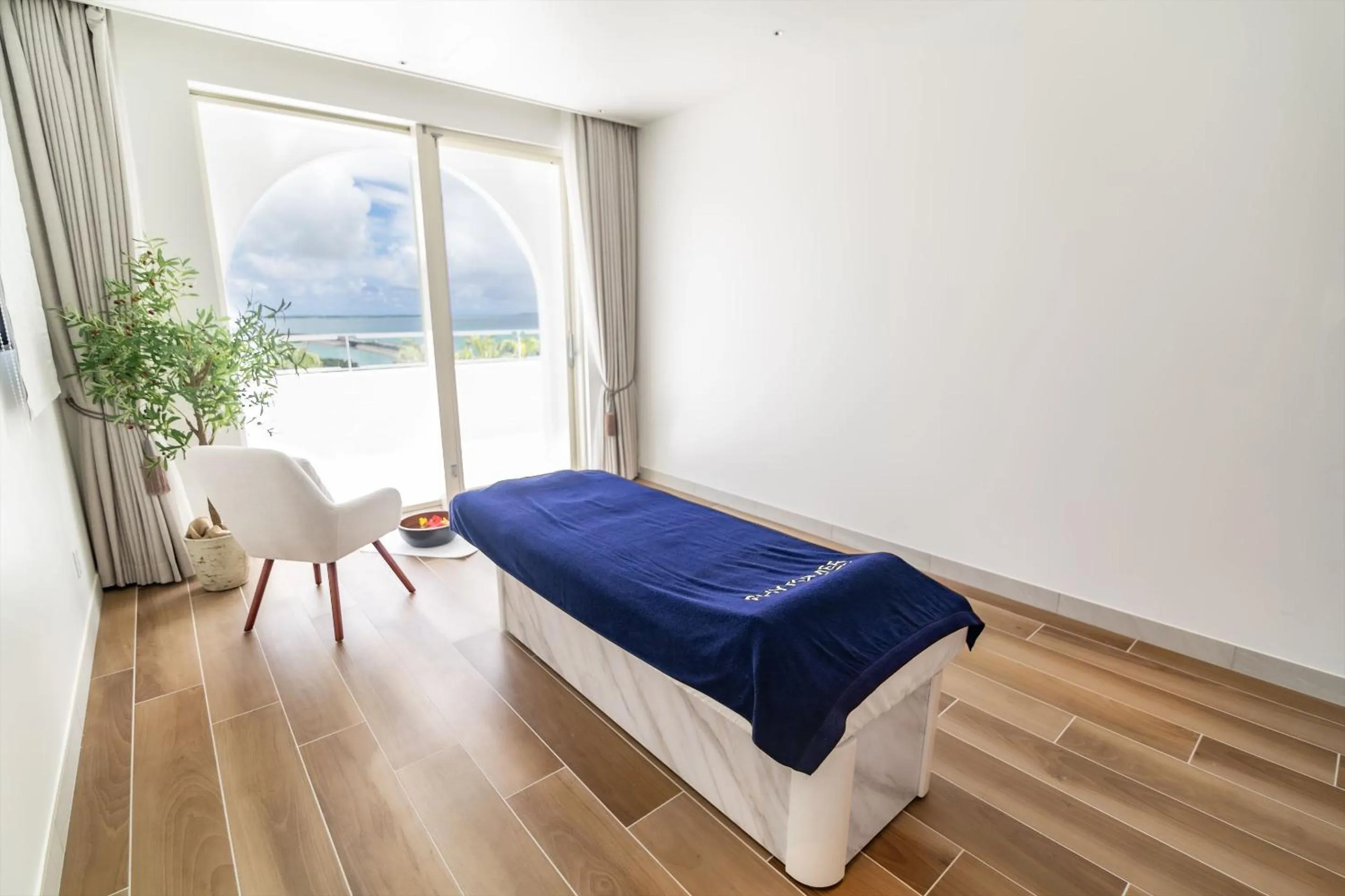 Spa and wellness centre/facilities, Bed in SANTORINI HOTEL&VILLAS MIYAKOJIMA