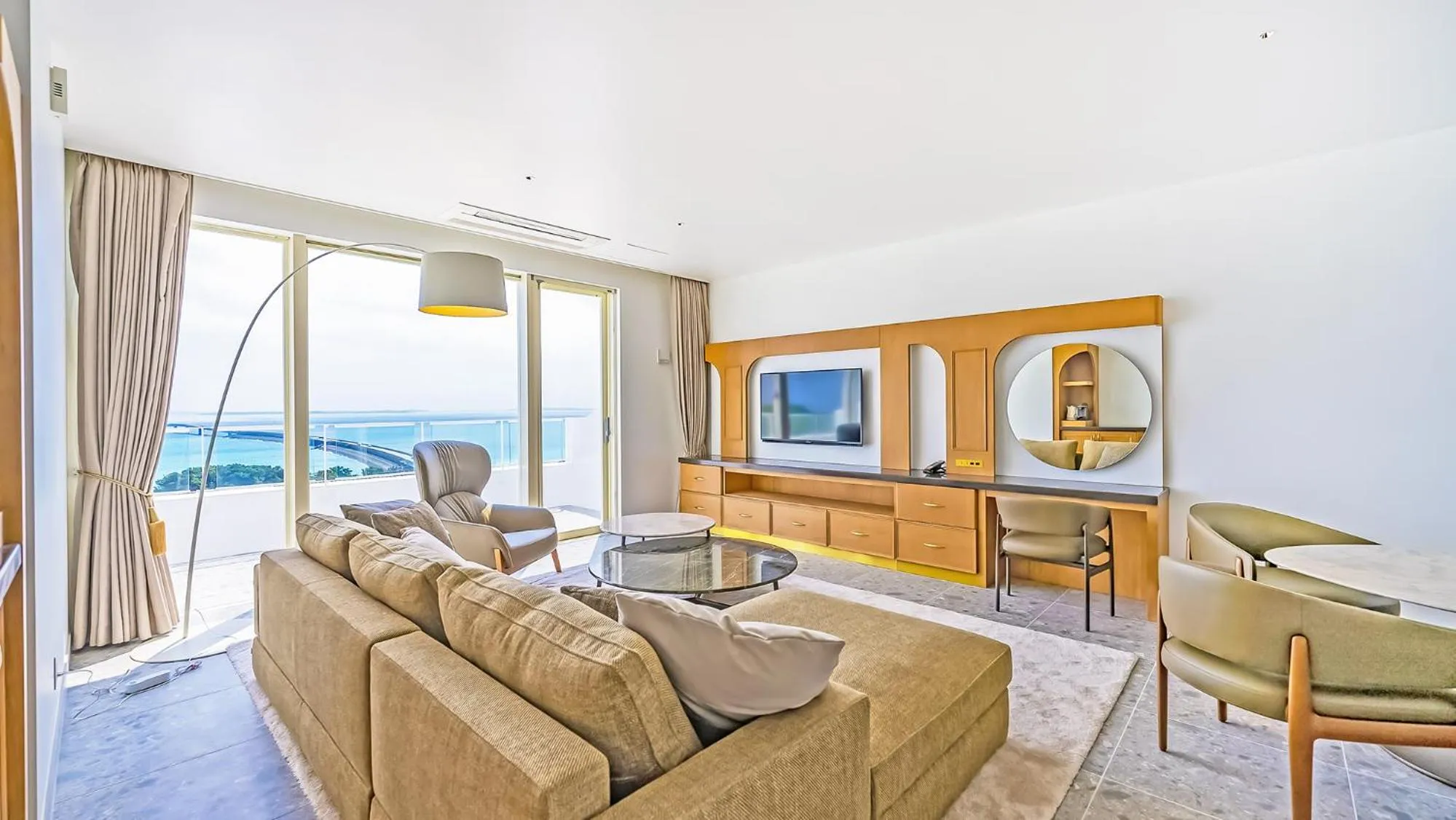 Photo of the whole room in SANTORINI HOTEL&VILLAS MIYAKOJIMA