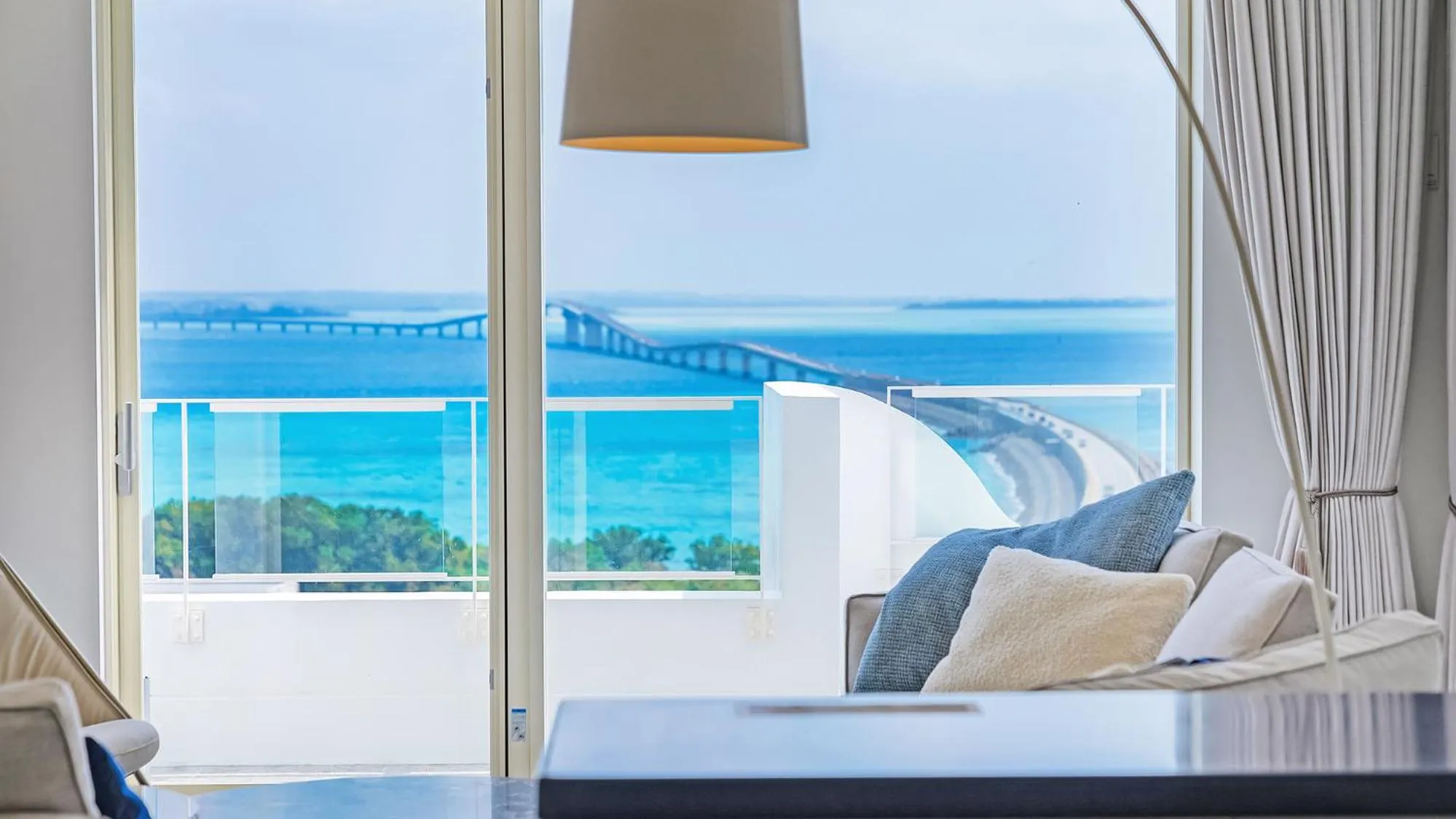 View (from property/room), Bed in SANTORINI HOTEL&VILLAS MIYAKOJIMA