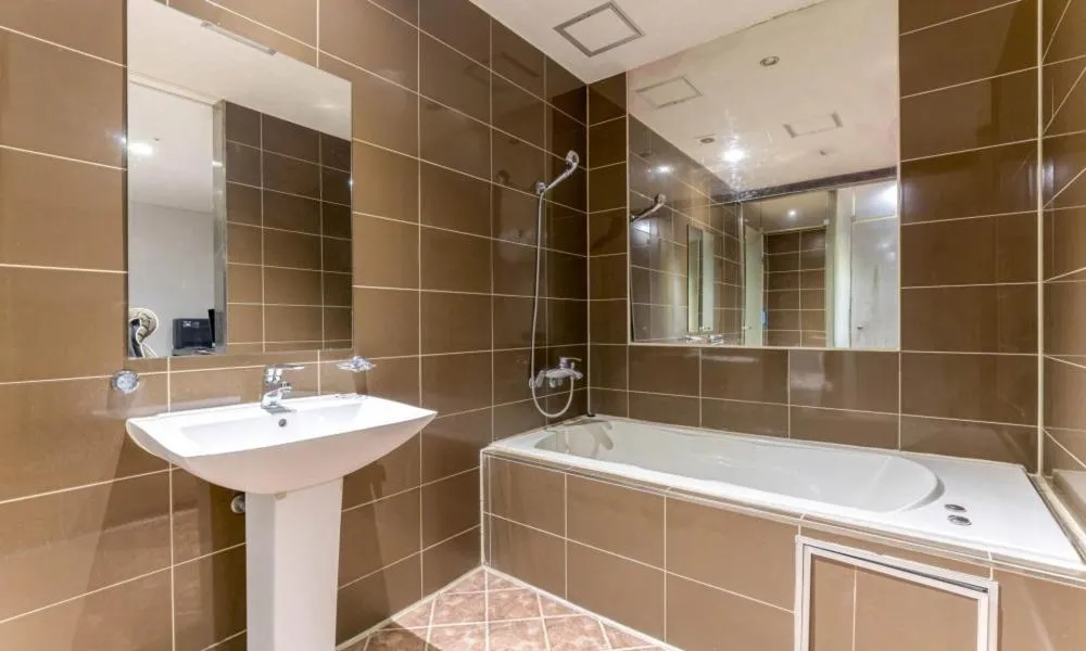 Shower in Dongtan BobosHotel