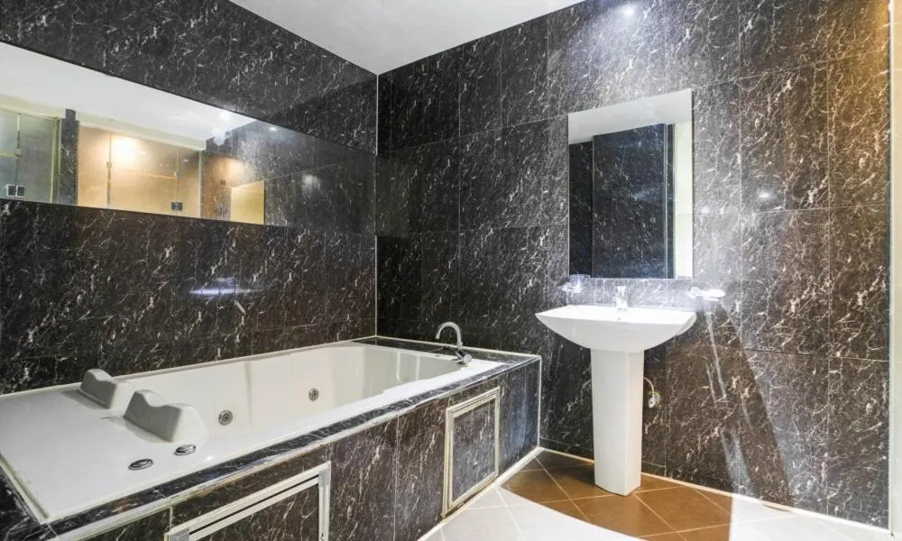 Shower in Dongtan BobosHotel