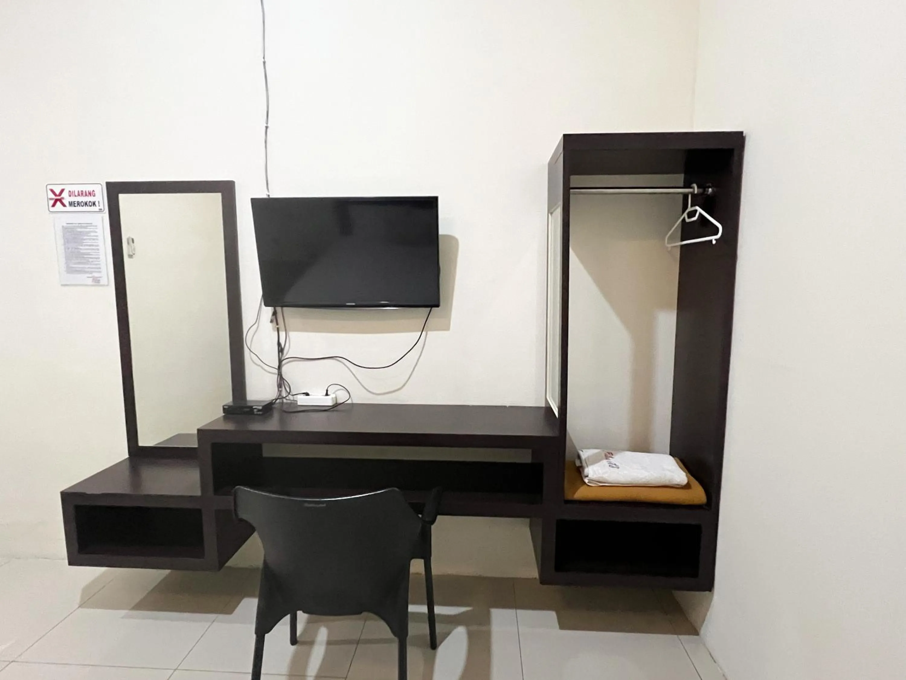 TV and multimedia in Filia Syariah Homestay Palu RedPartner