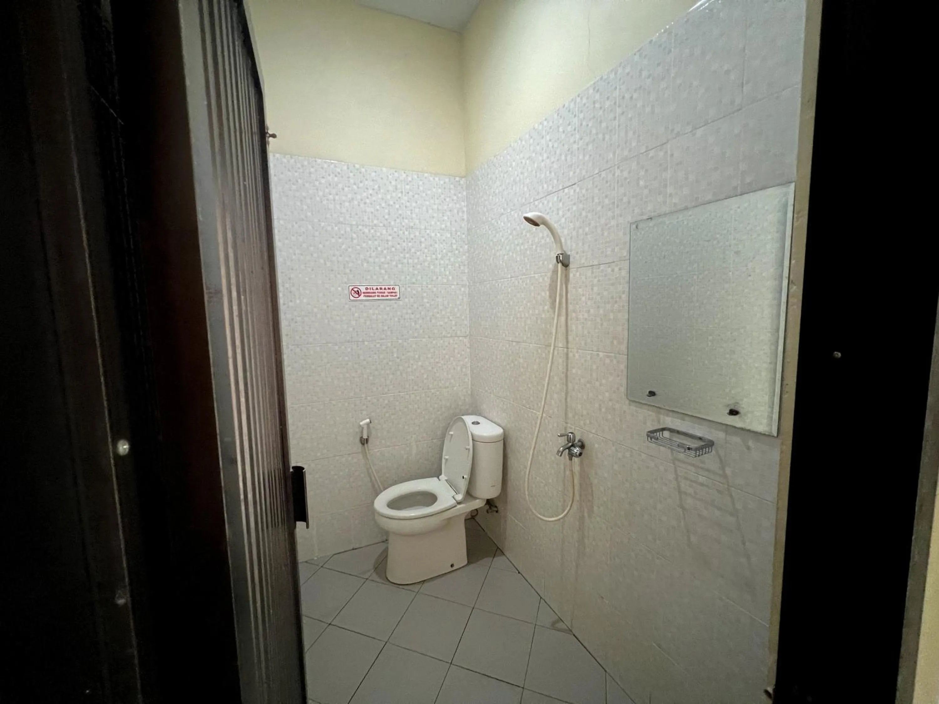 Bathroom in Filia Syariah Homestay Palu RedPartner