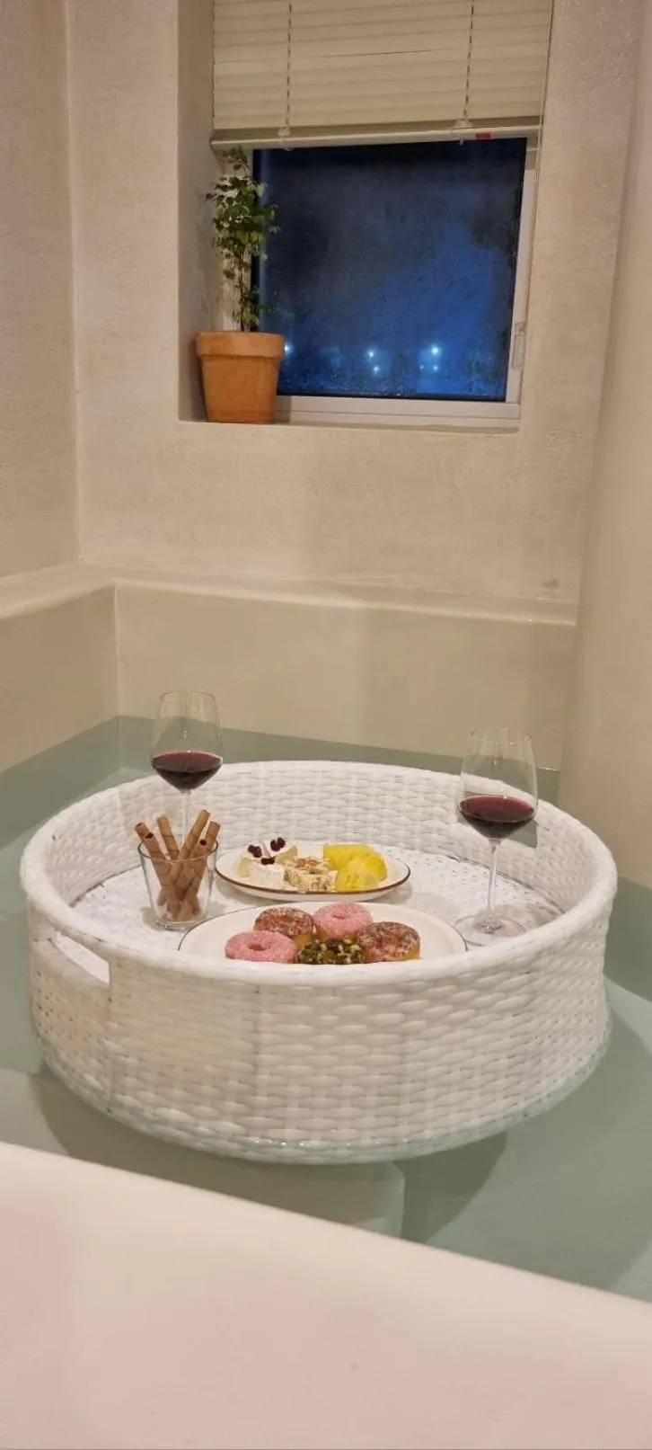 Hot Tub in Island Stay