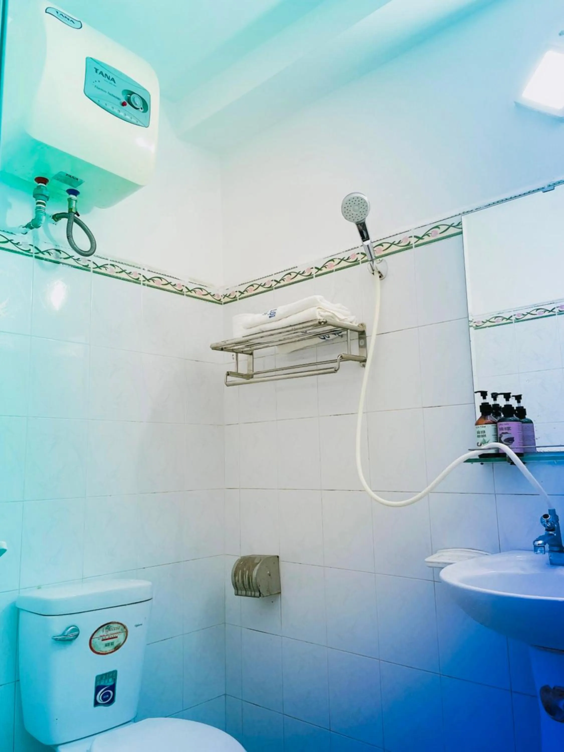 Bathroom in Thắng Lợi Hotel