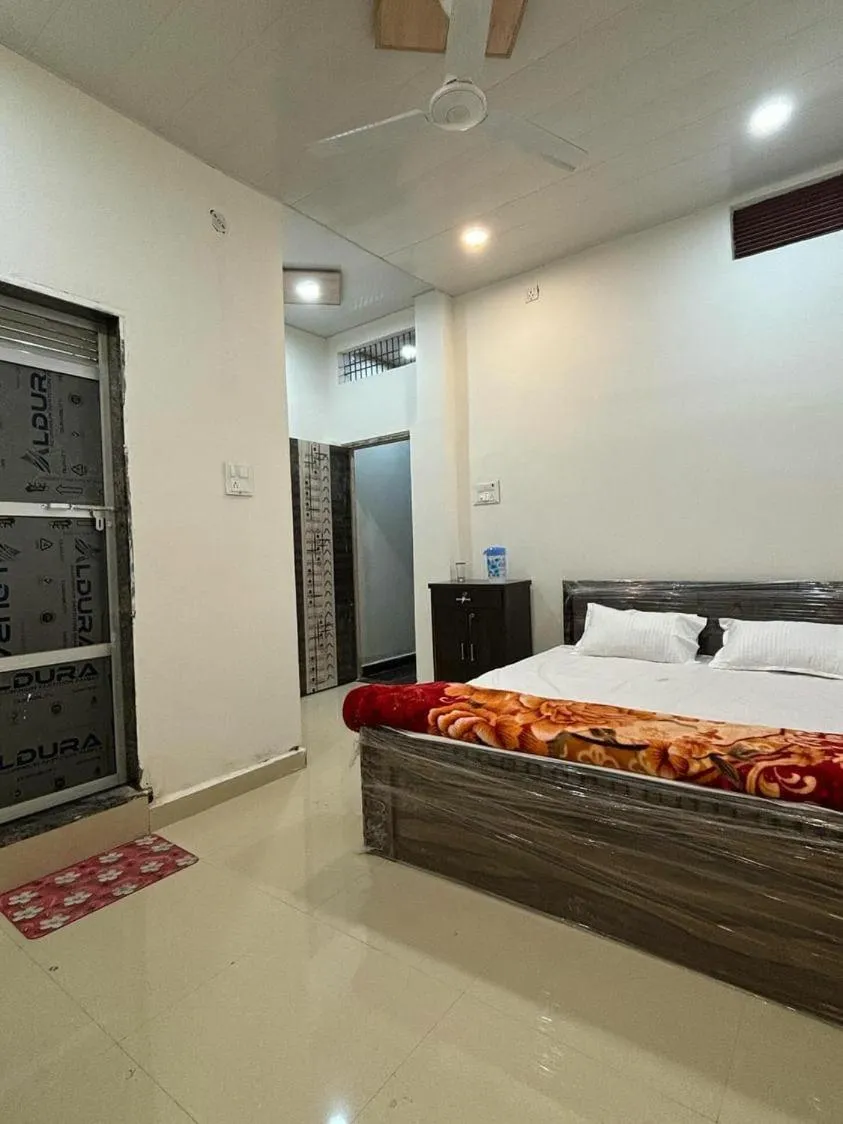 Madhuri Guest House
