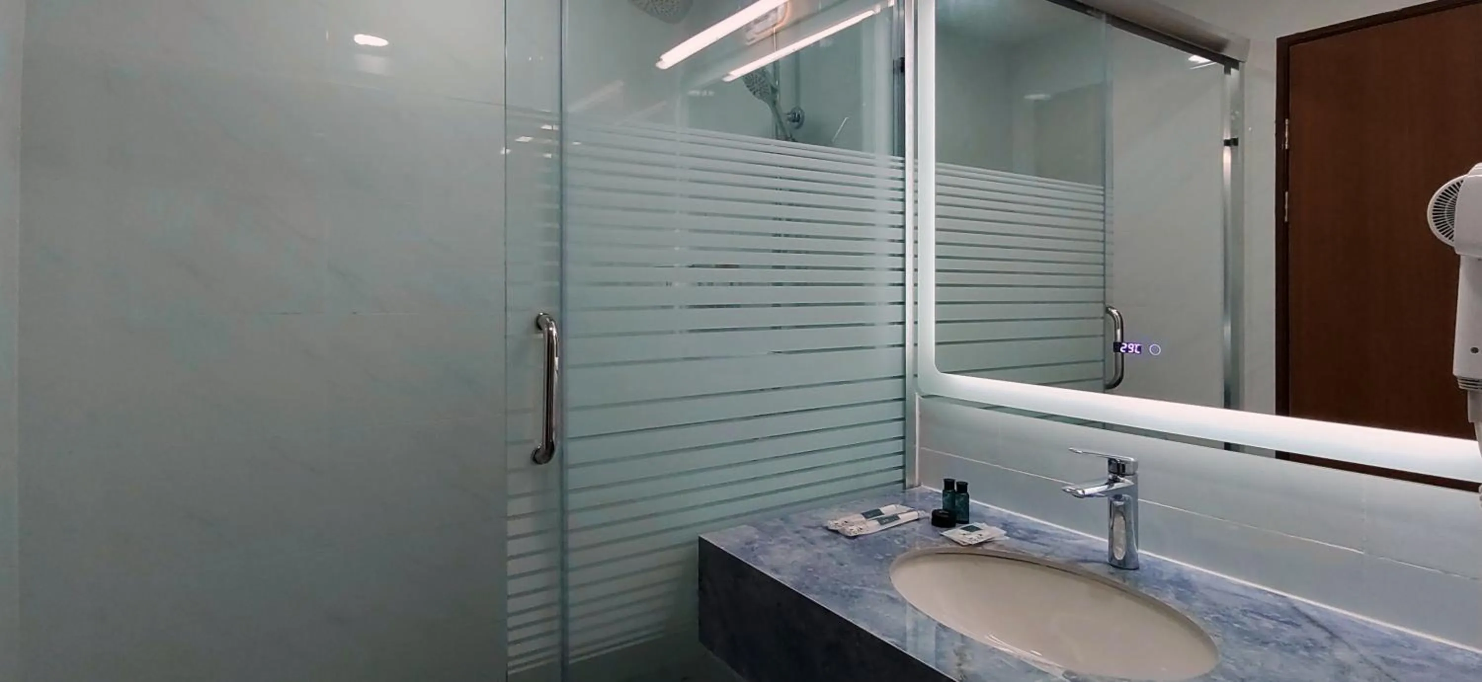 Bathroom in Hotel Kapalai Semporna