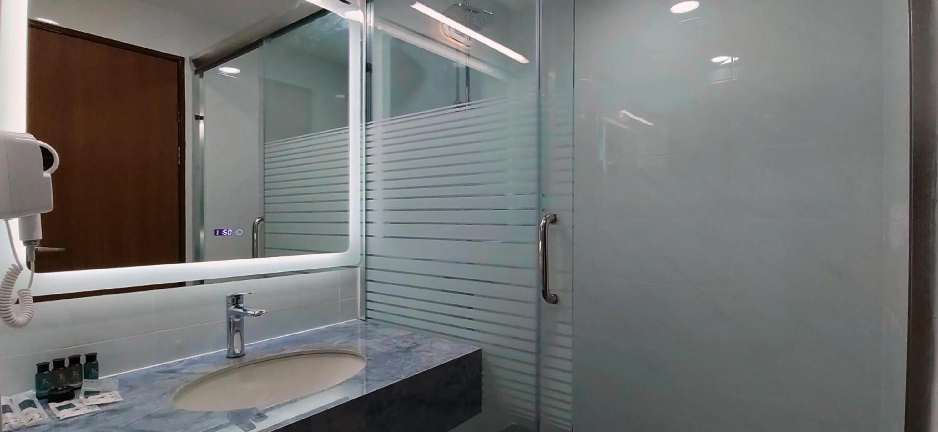 Bathroom in Hotel Kapalai Semporna