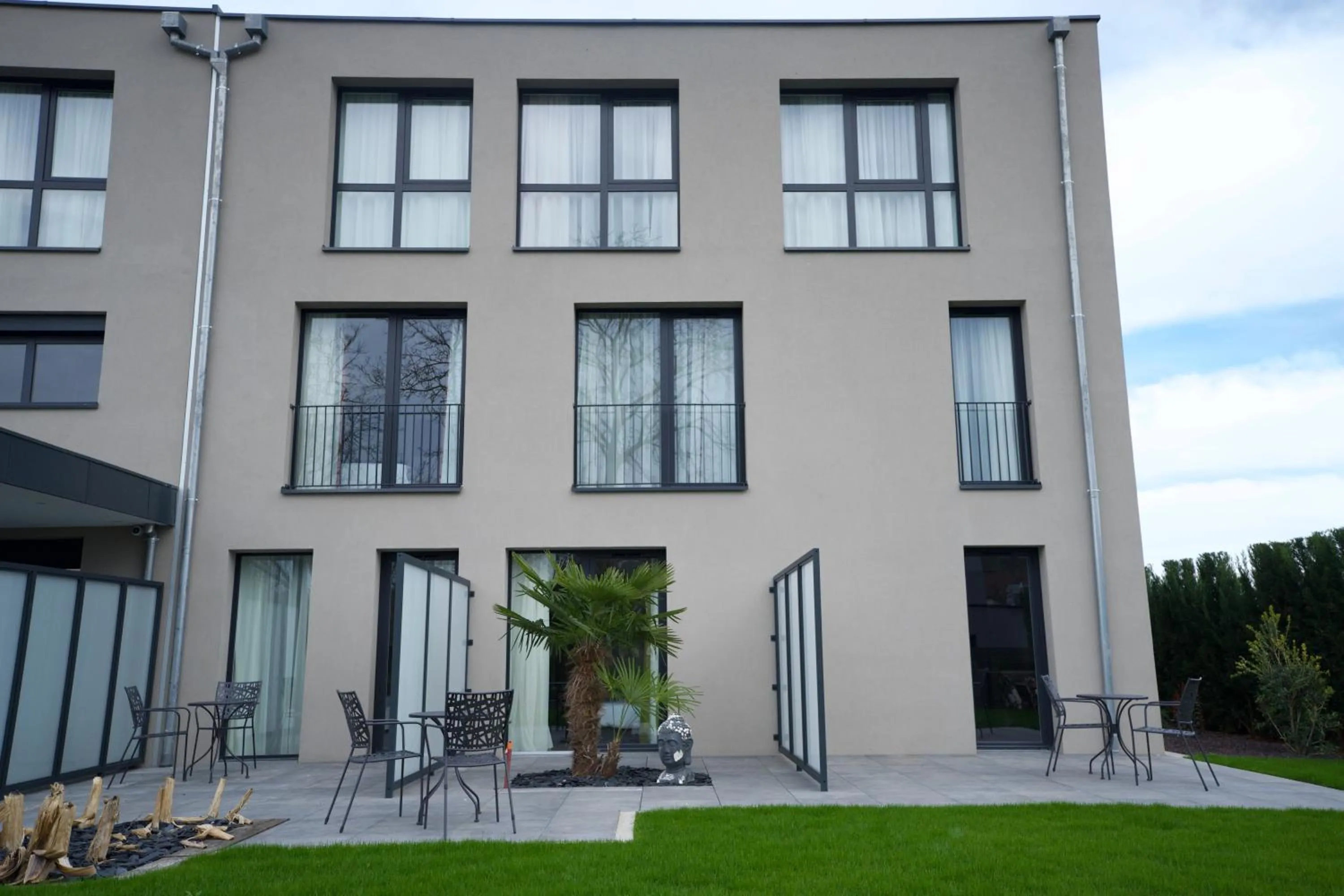 Garden view in Arrow Hôtel