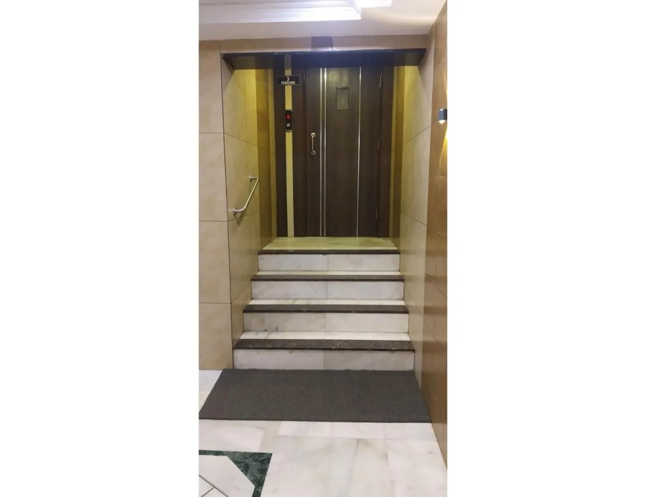 elevator in Hotel Alpha, Vadodara