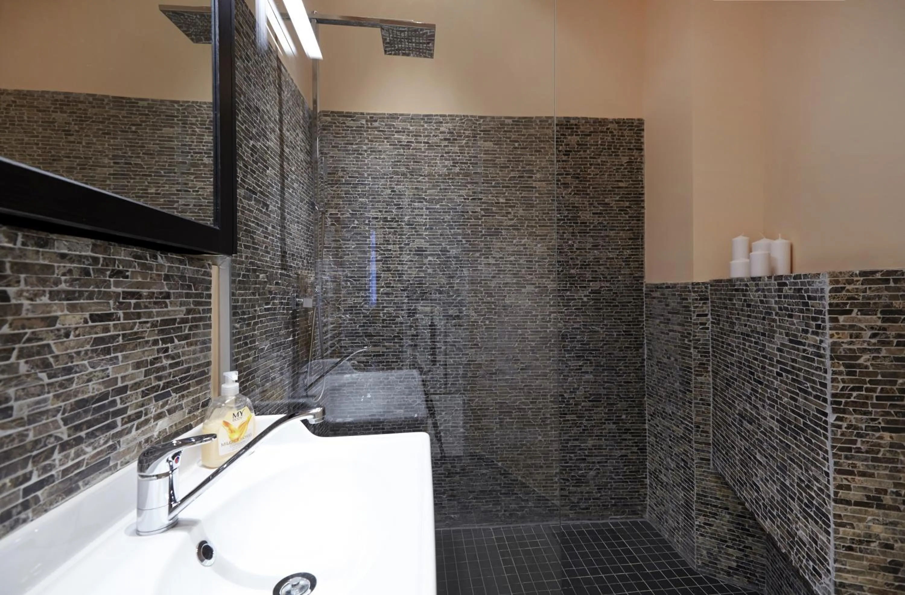 Bathroom in Urban Flats Vienna City Center