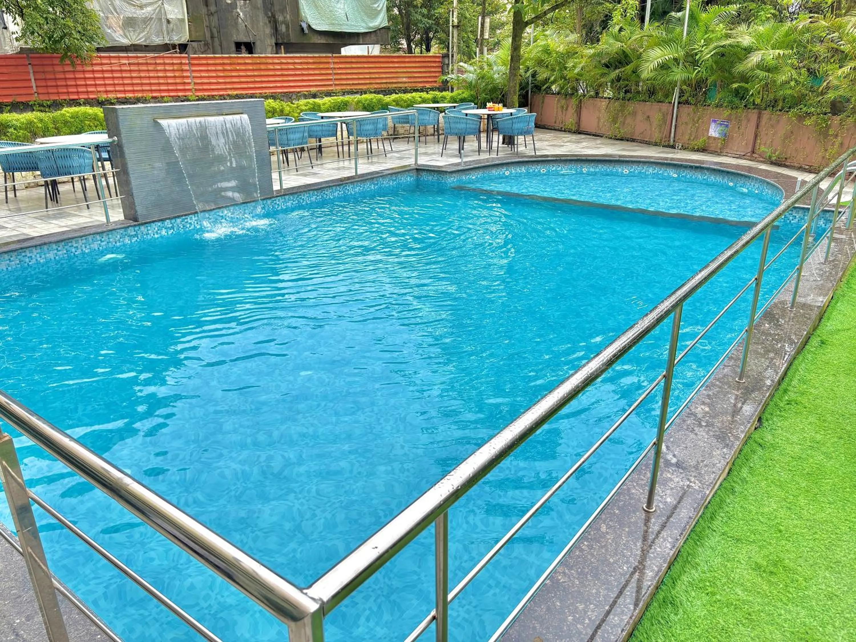 Misty Blues Resort & Villas