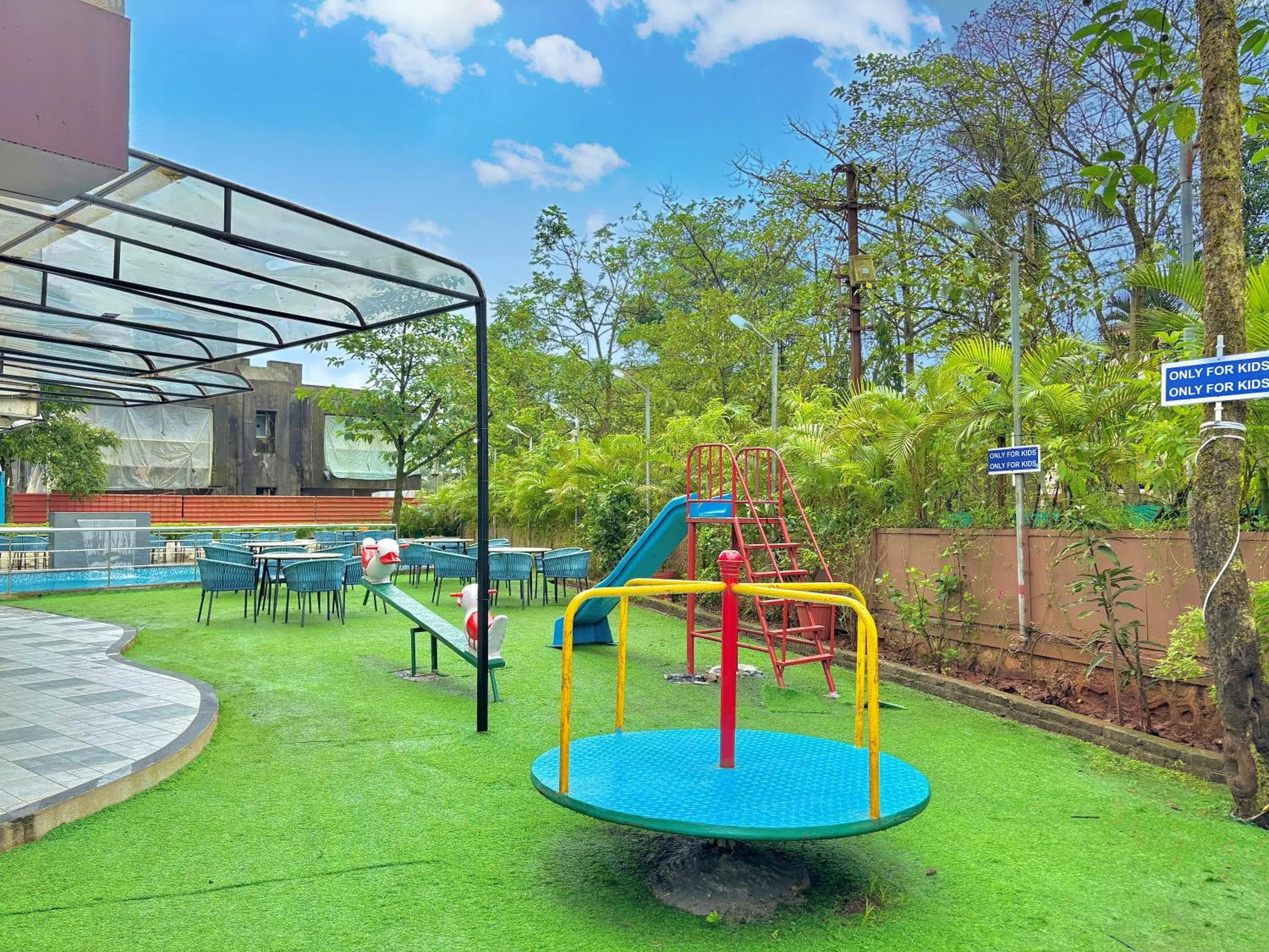 Misty Blues Resort & Villas