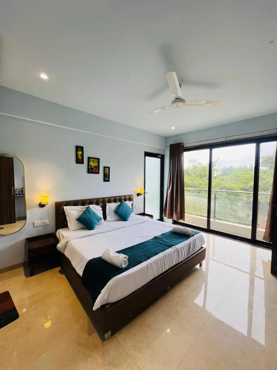 Bed in Misty Blue Resort and Villas