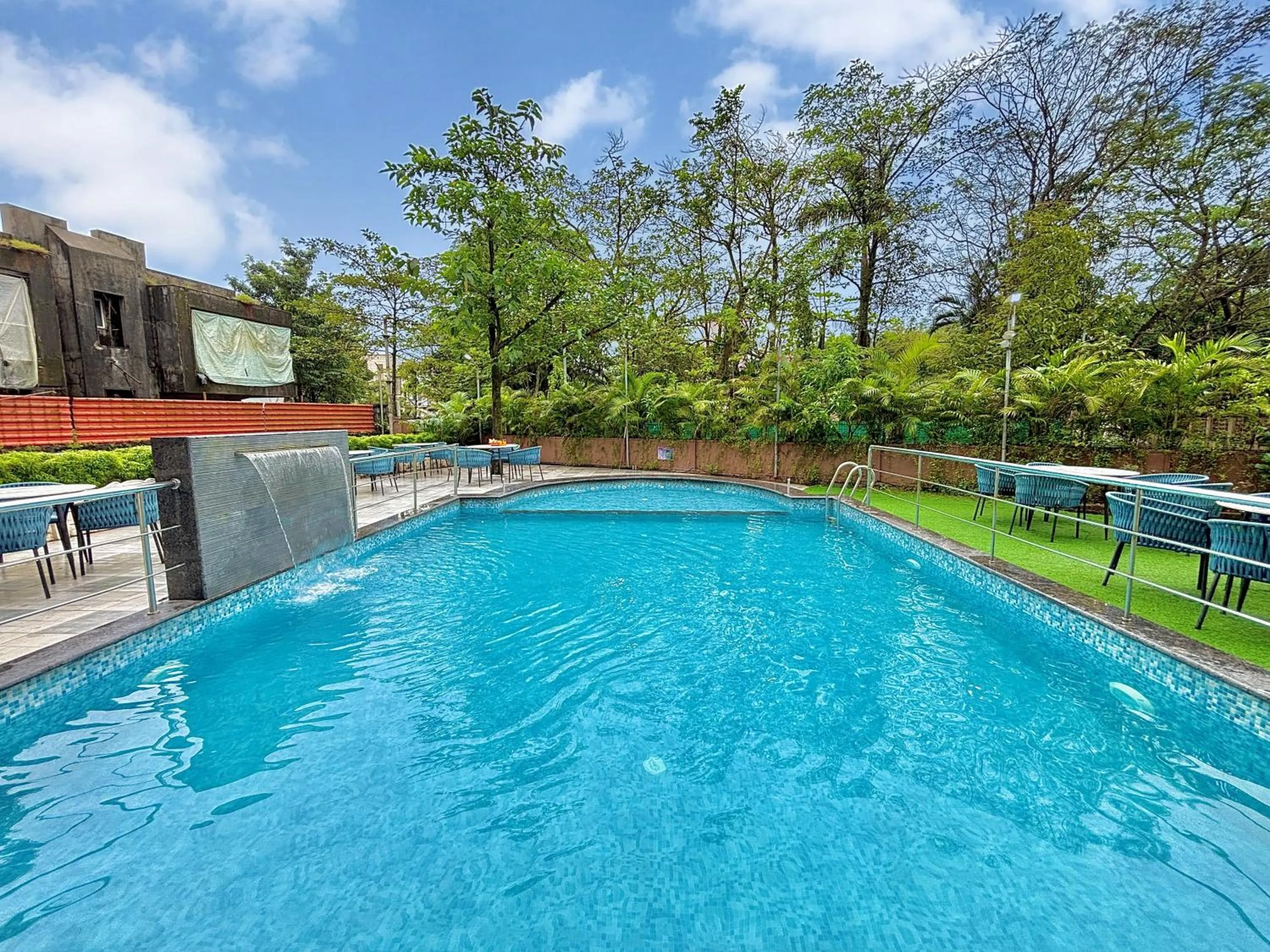 Misty Blues Resort & Villas