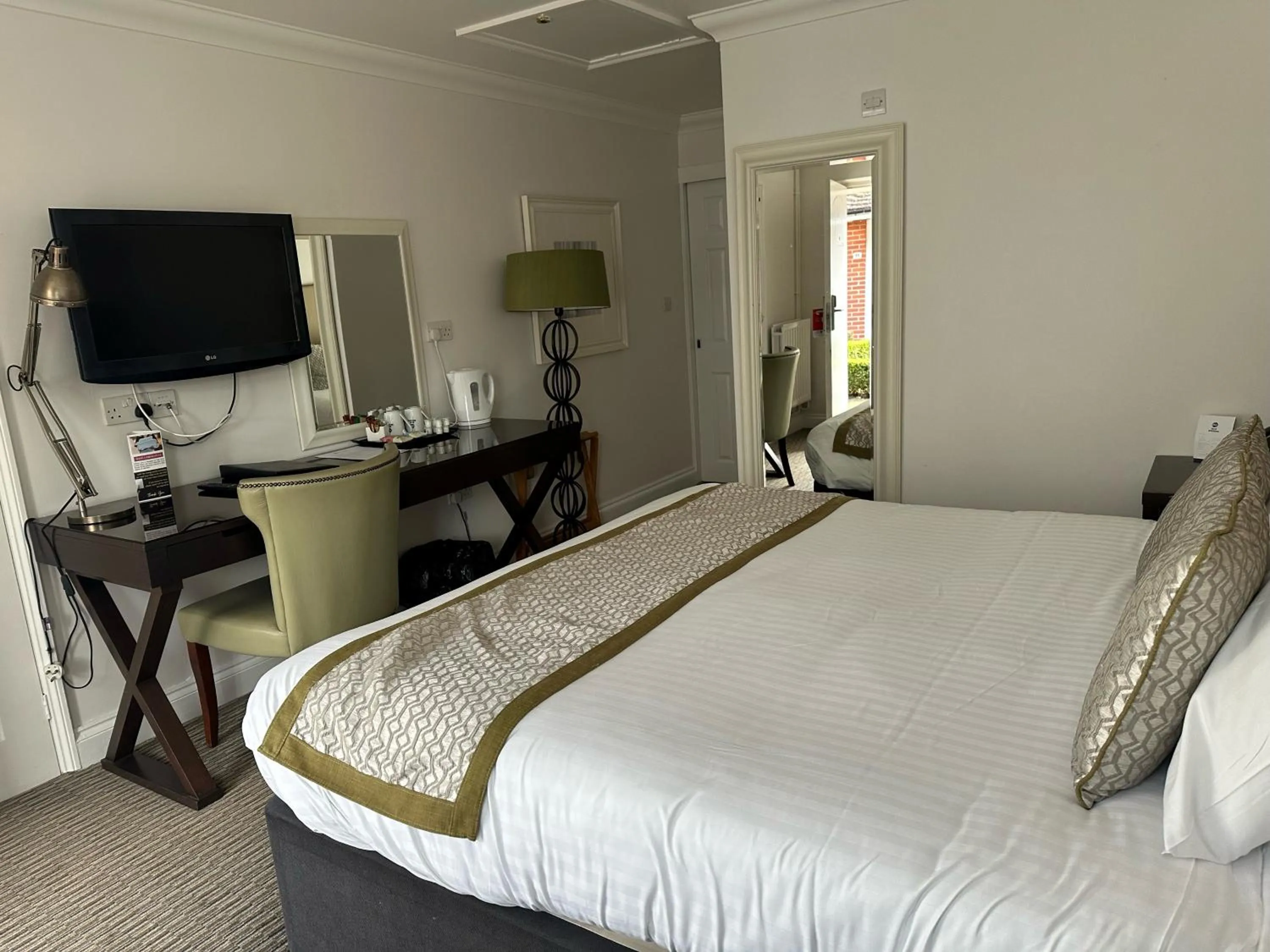 Bed in Best Western Priory Hotel