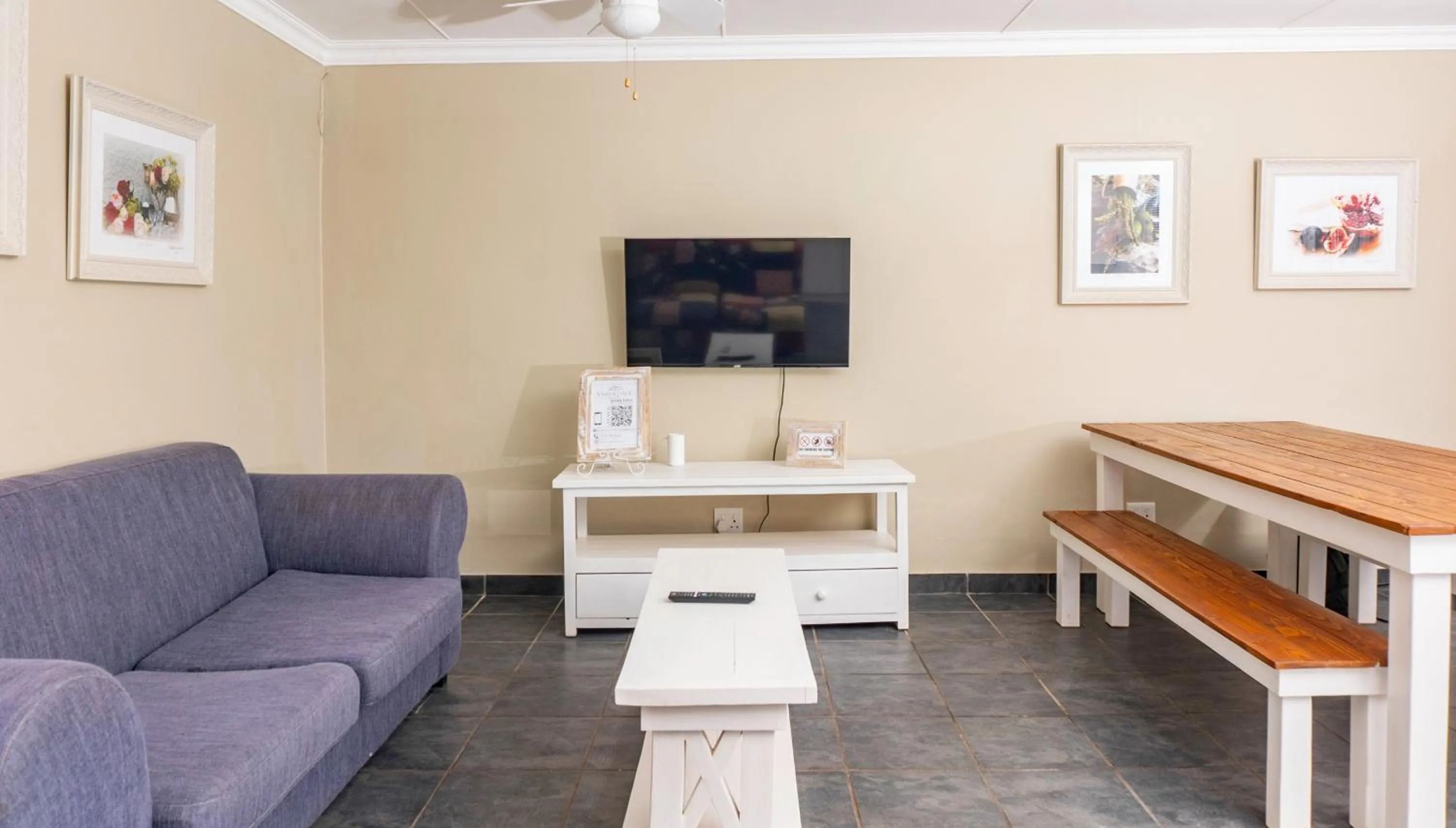 TV and multimedia in Amberdale Estate Self Catering