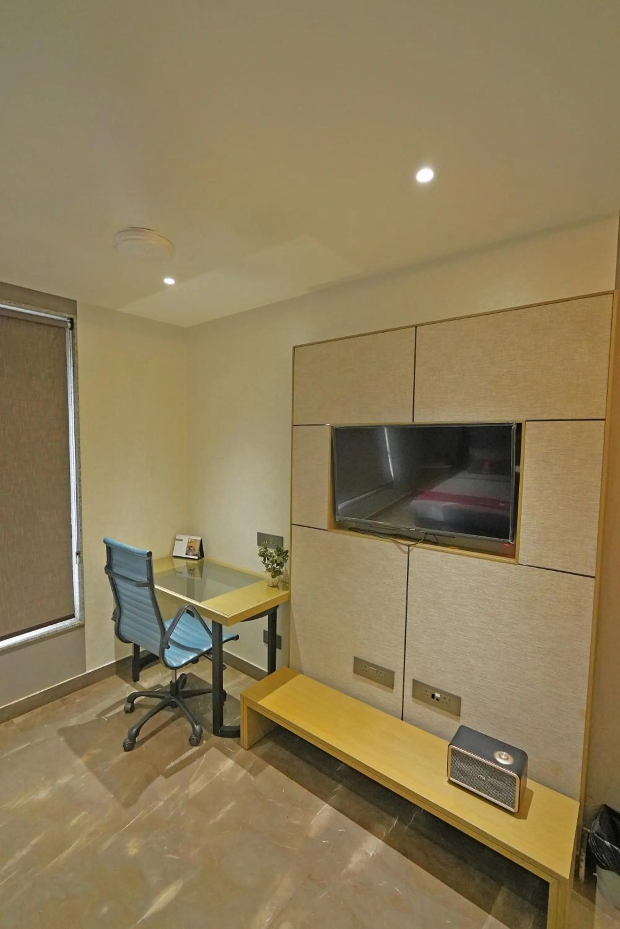 Living room in KRYC Luxury Living near Indraprastha Apollo Hospital