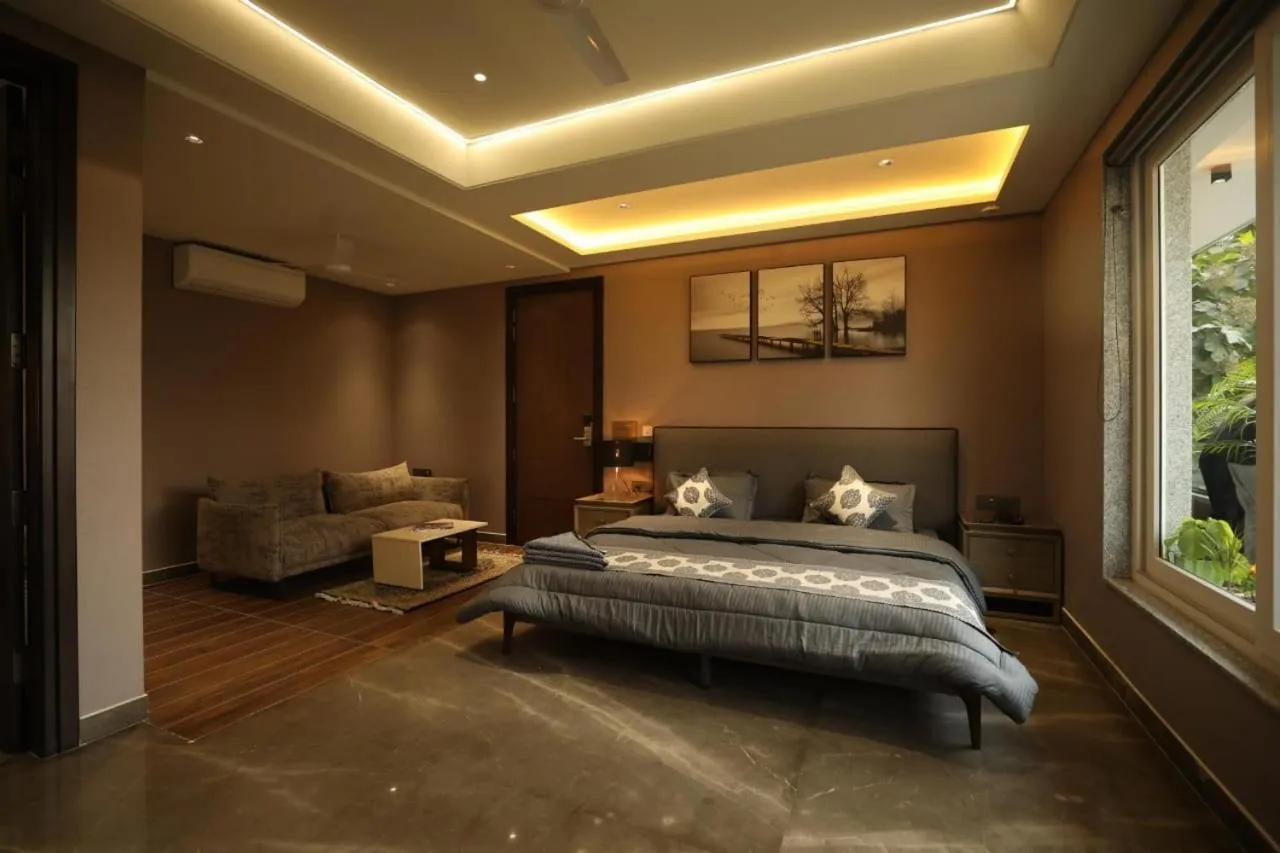 Property building, Bed in KRYC Luxury Living near Indraprastha Apollo Hospital