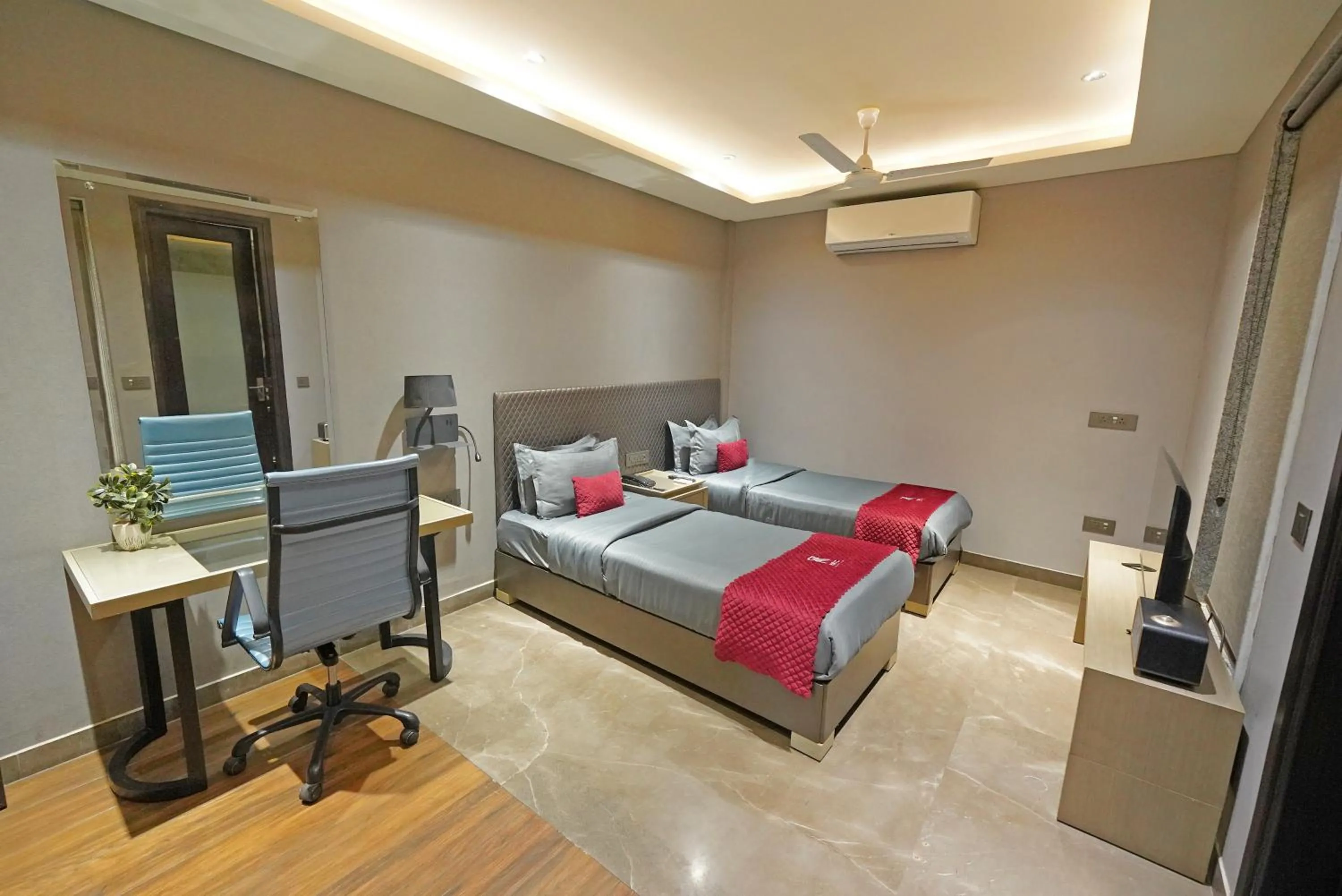 Photo of the whole room, Bed in KRYC Luxury Living near Indraprastha Apollo Hospital