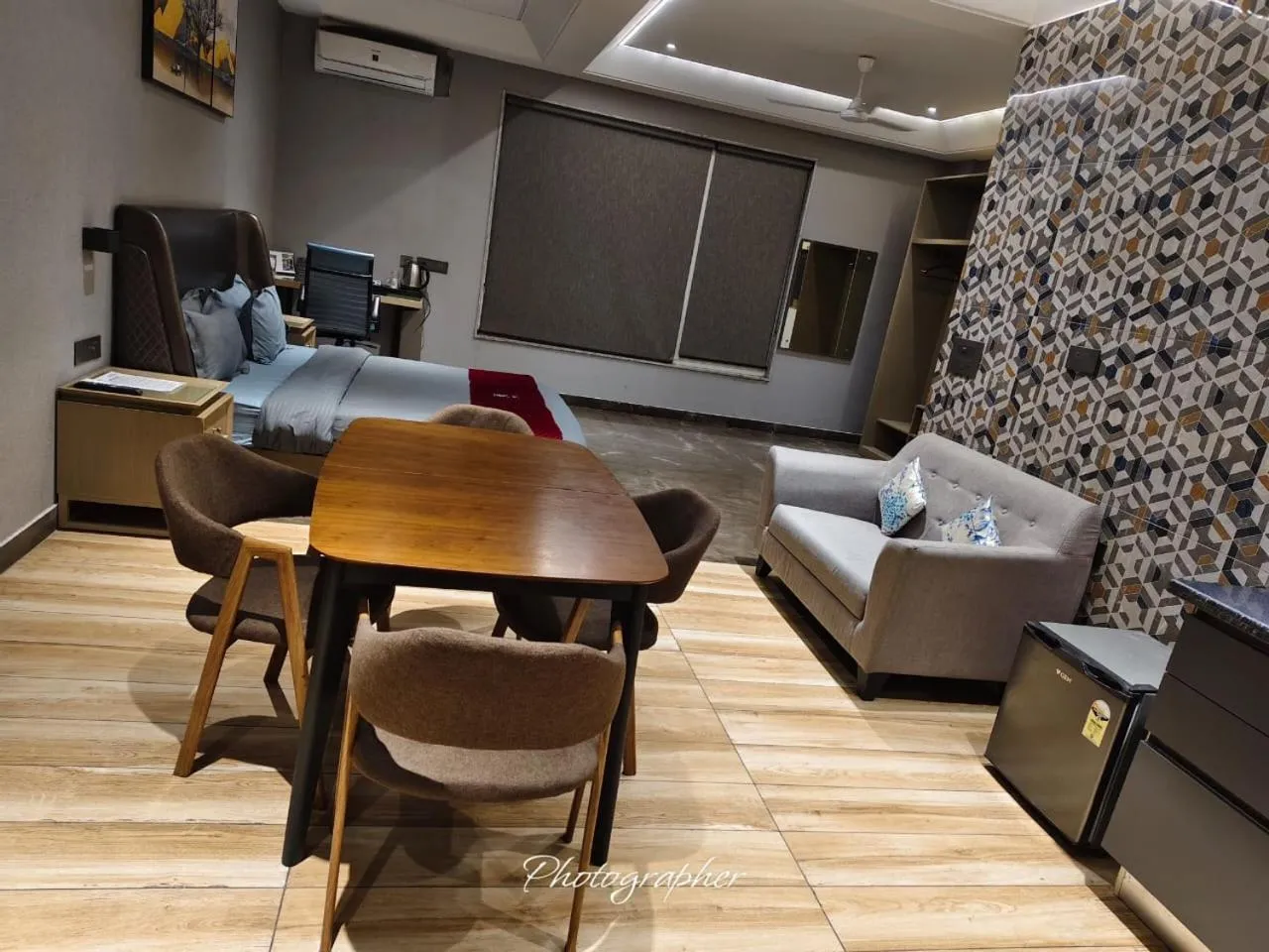 Living room in KRYC Luxury Living near Indraprastha Apollo Hospital