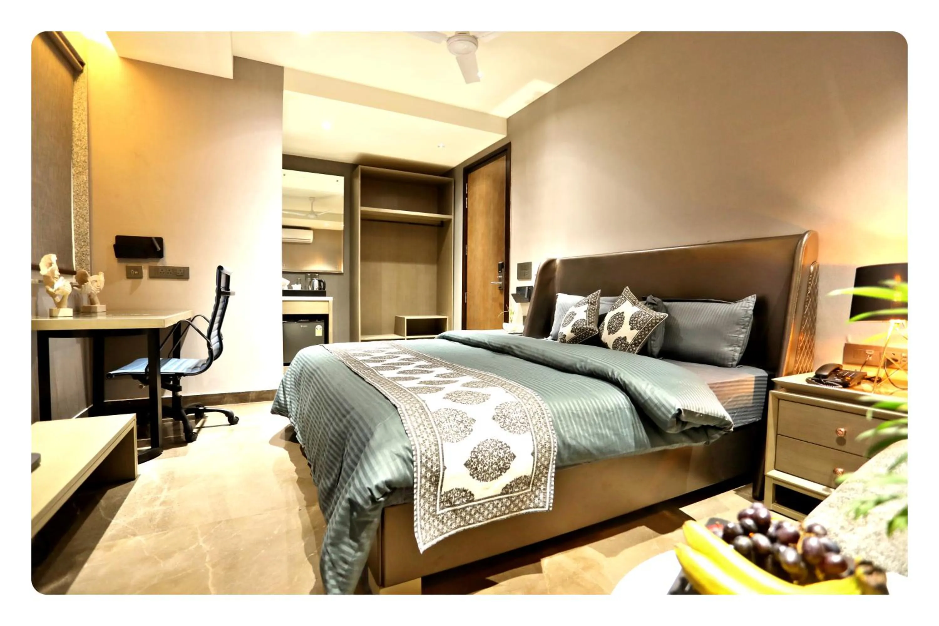 Photo of the whole room, Bed in KRYC Luxury Living near Indraprastha Apollo Hospital