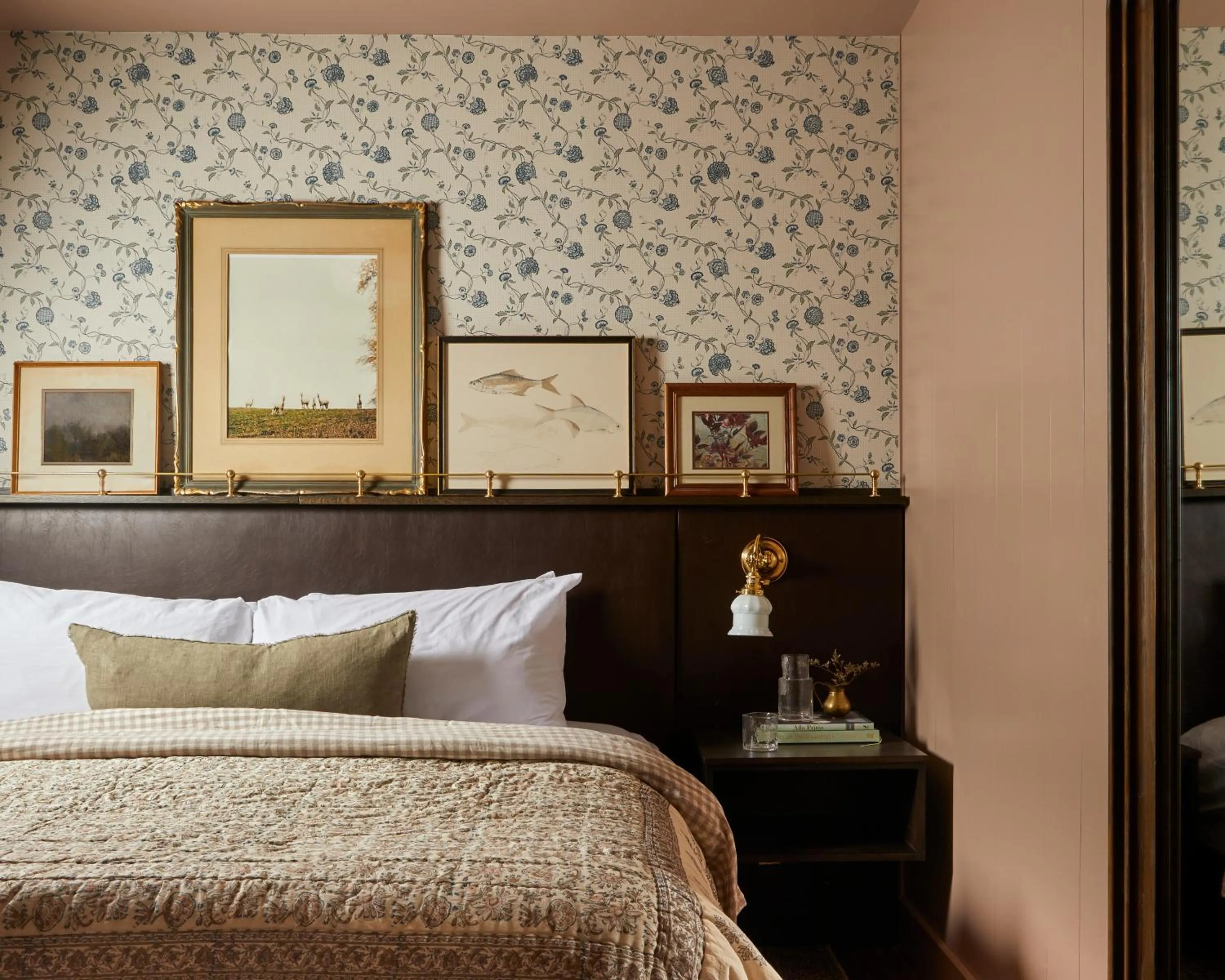 Bed in The June Motel, Beaver Valley