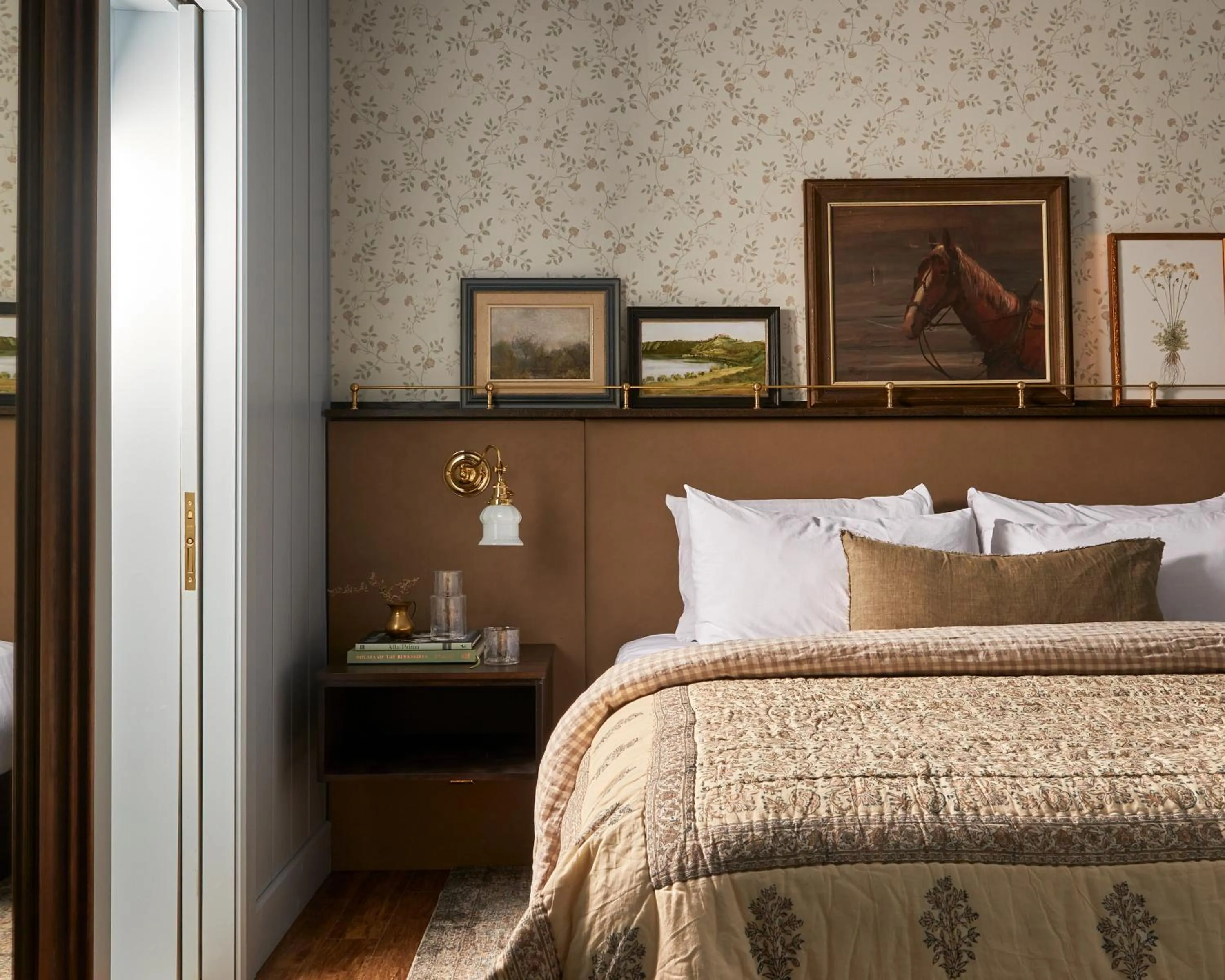 Bed in The June Motel, Beaver Valley