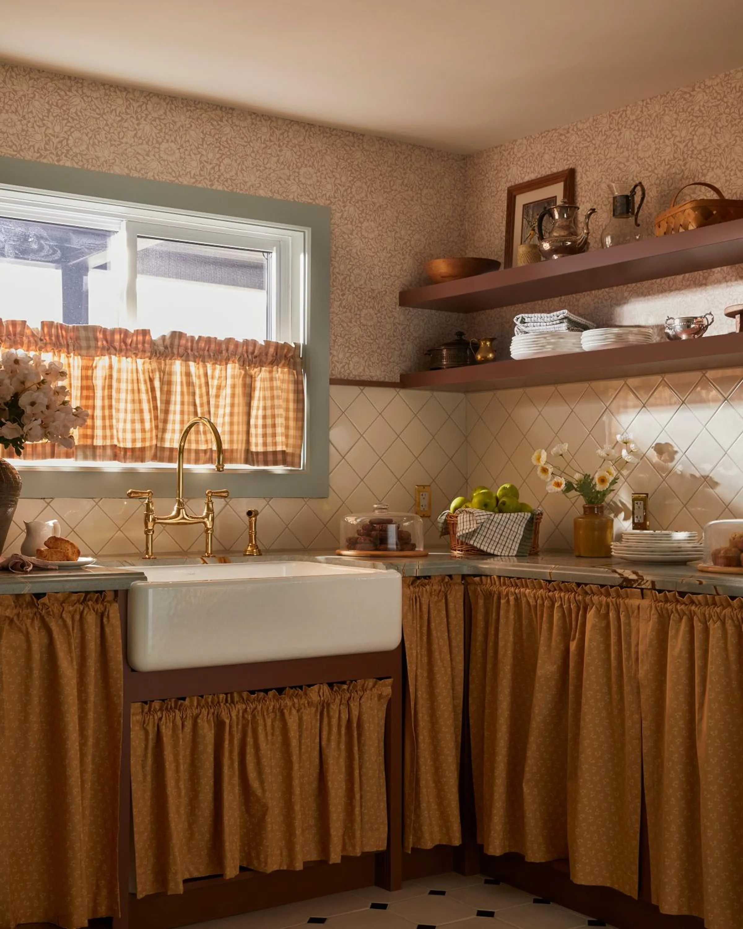 Communal kitchen in The June Motel, Beaver Valley