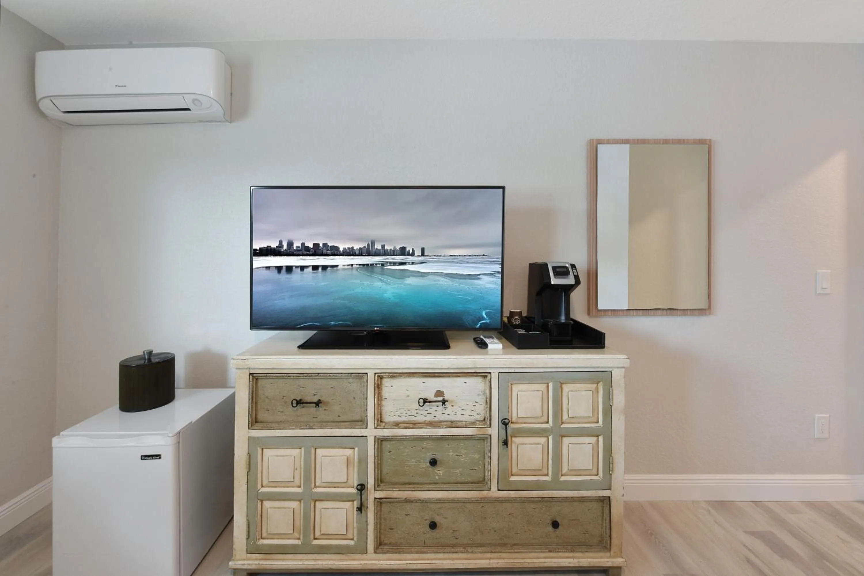 TV and multimedia in Palm Cove Motel