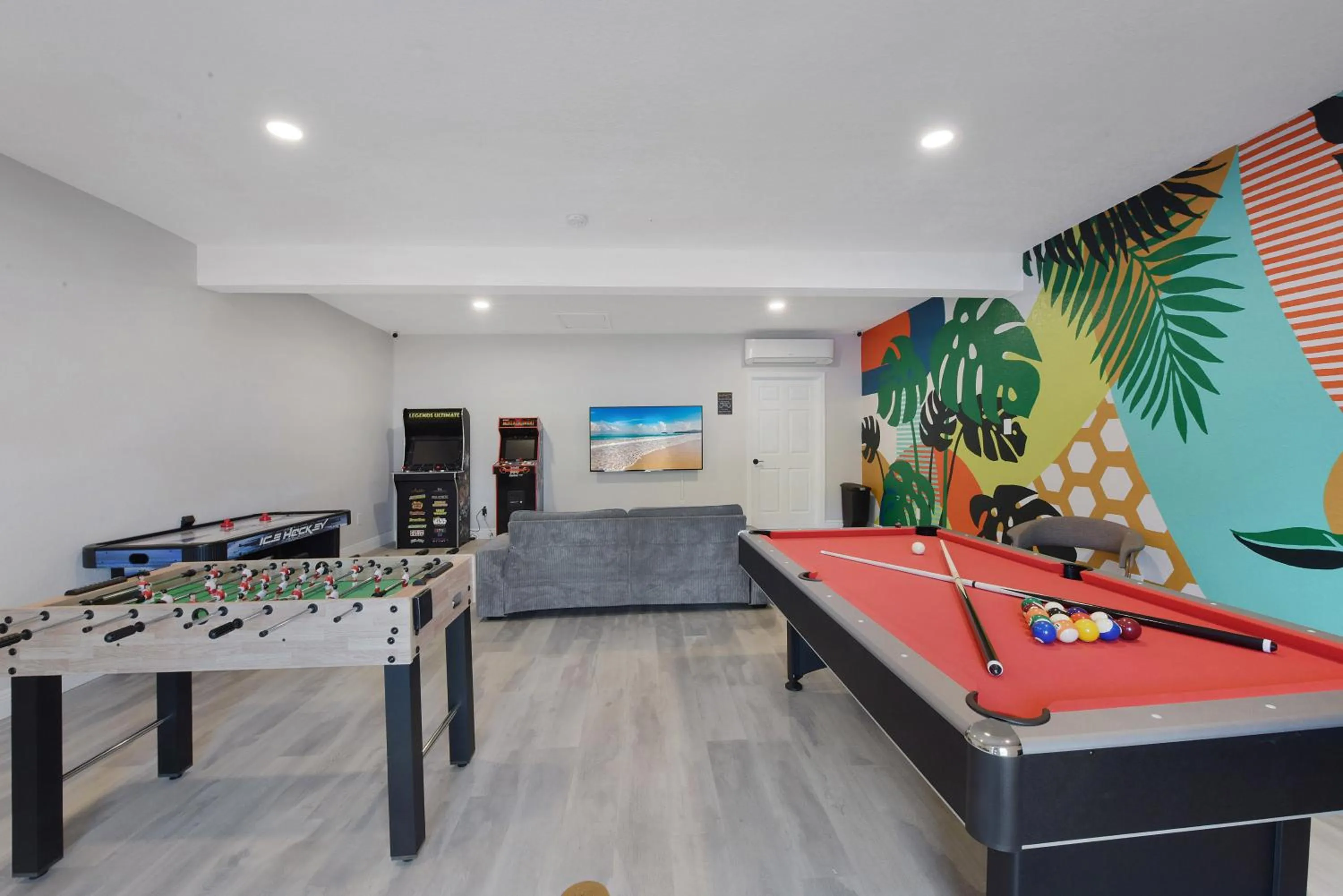 Game Room in Palm Cove Motel