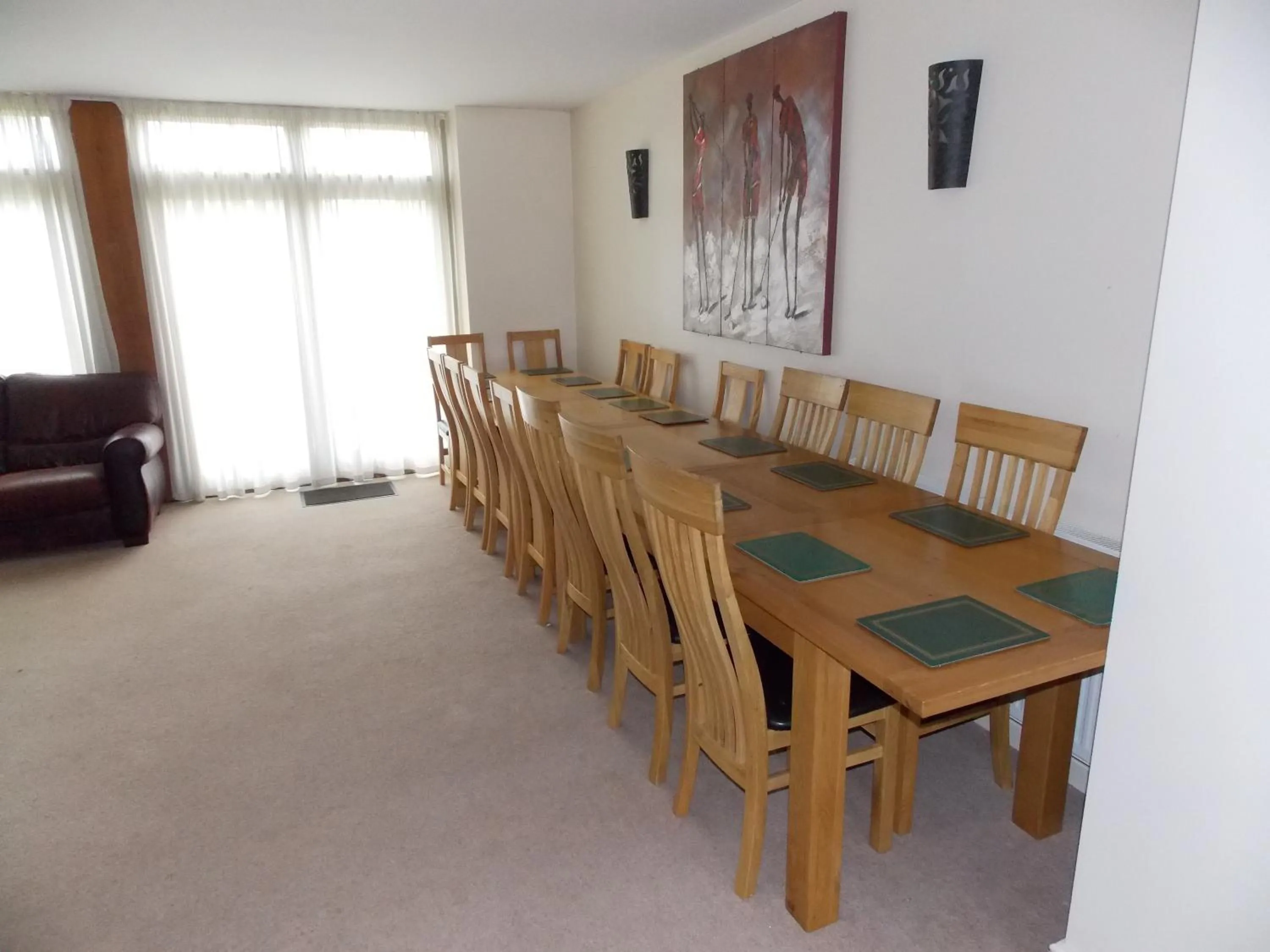 Communal lounge/ TV room in Canons Court Mews
