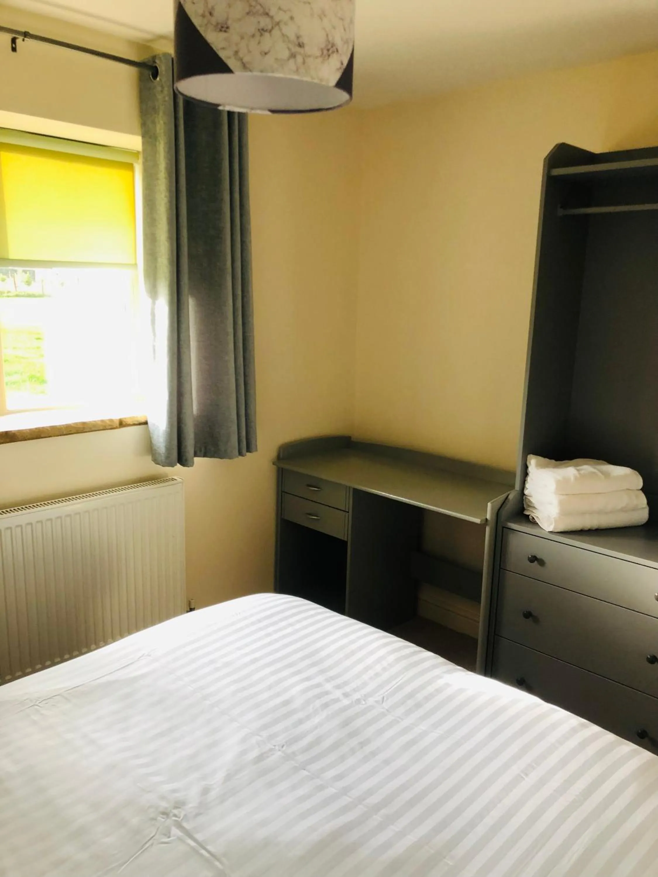 Bed in Canons Court Mews