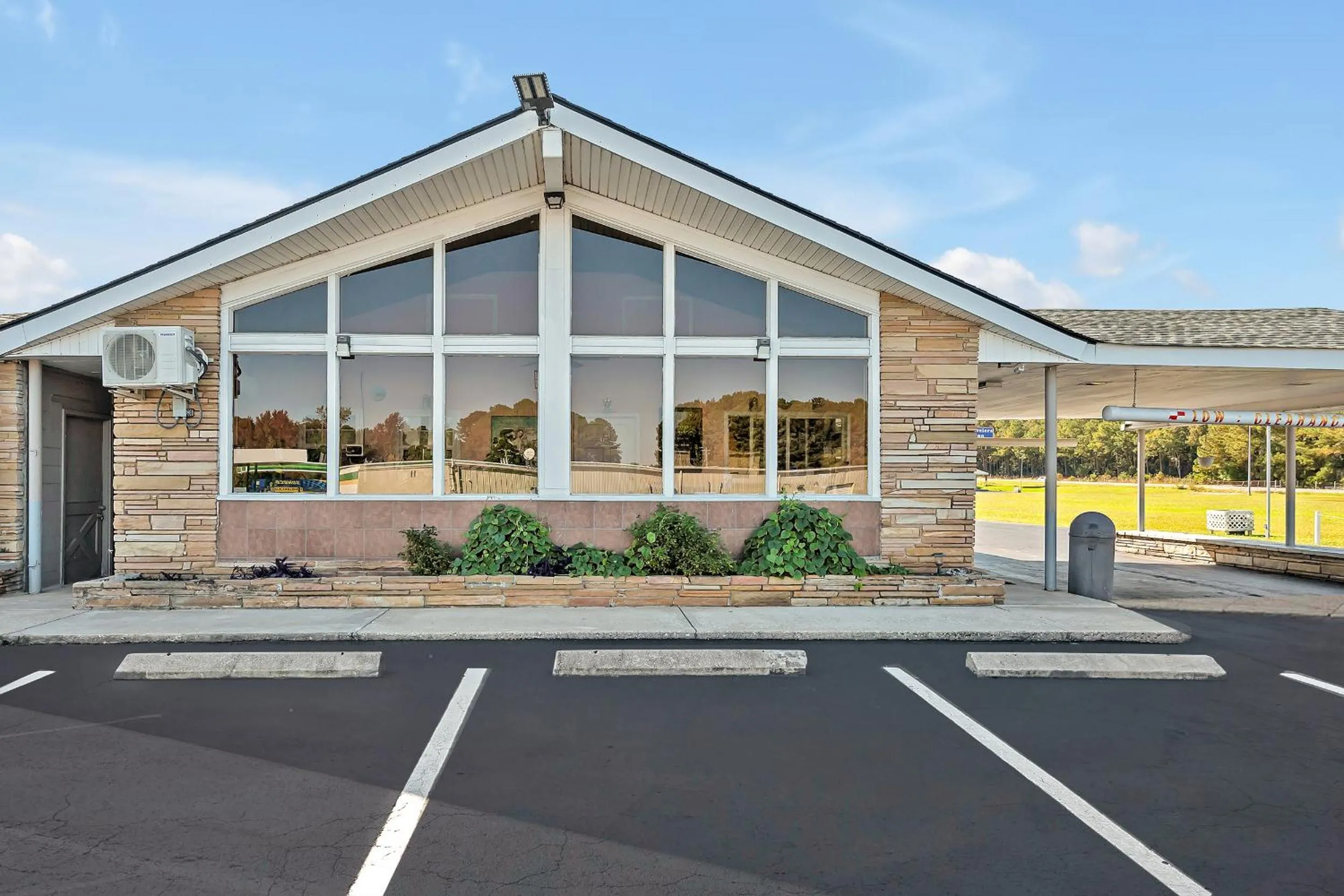 Property building in TRAVELER'S INN