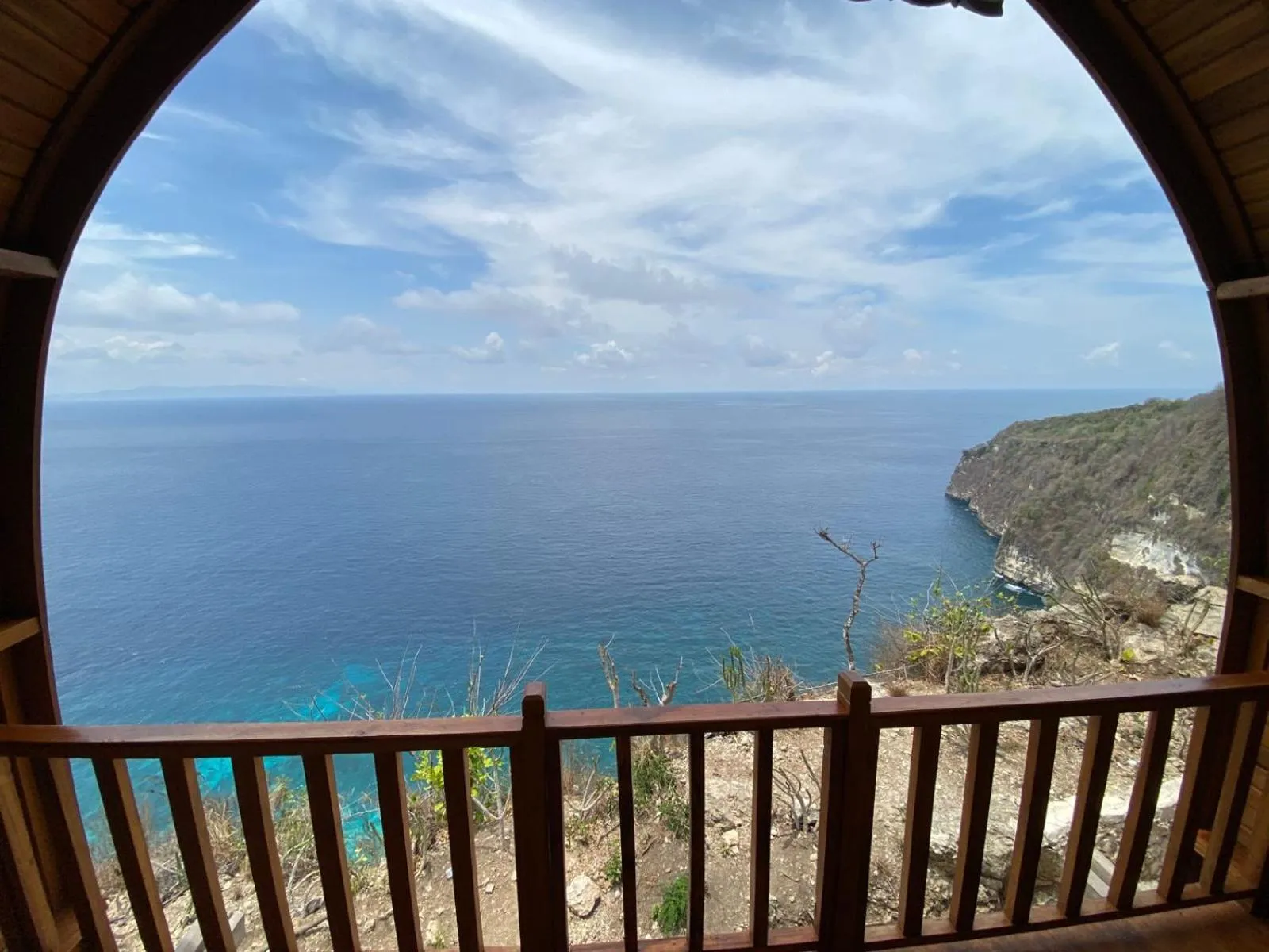 Suwehan Beach Cliff House by BIJAK