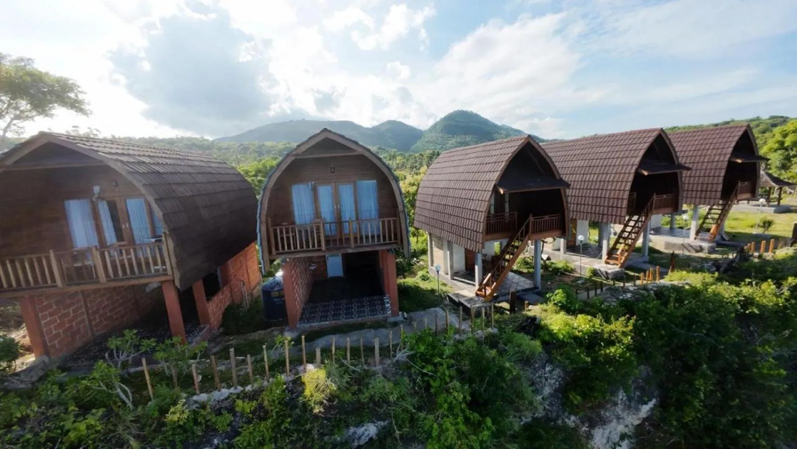 Property building in Suwehan Beach Cliff House by BIJAK