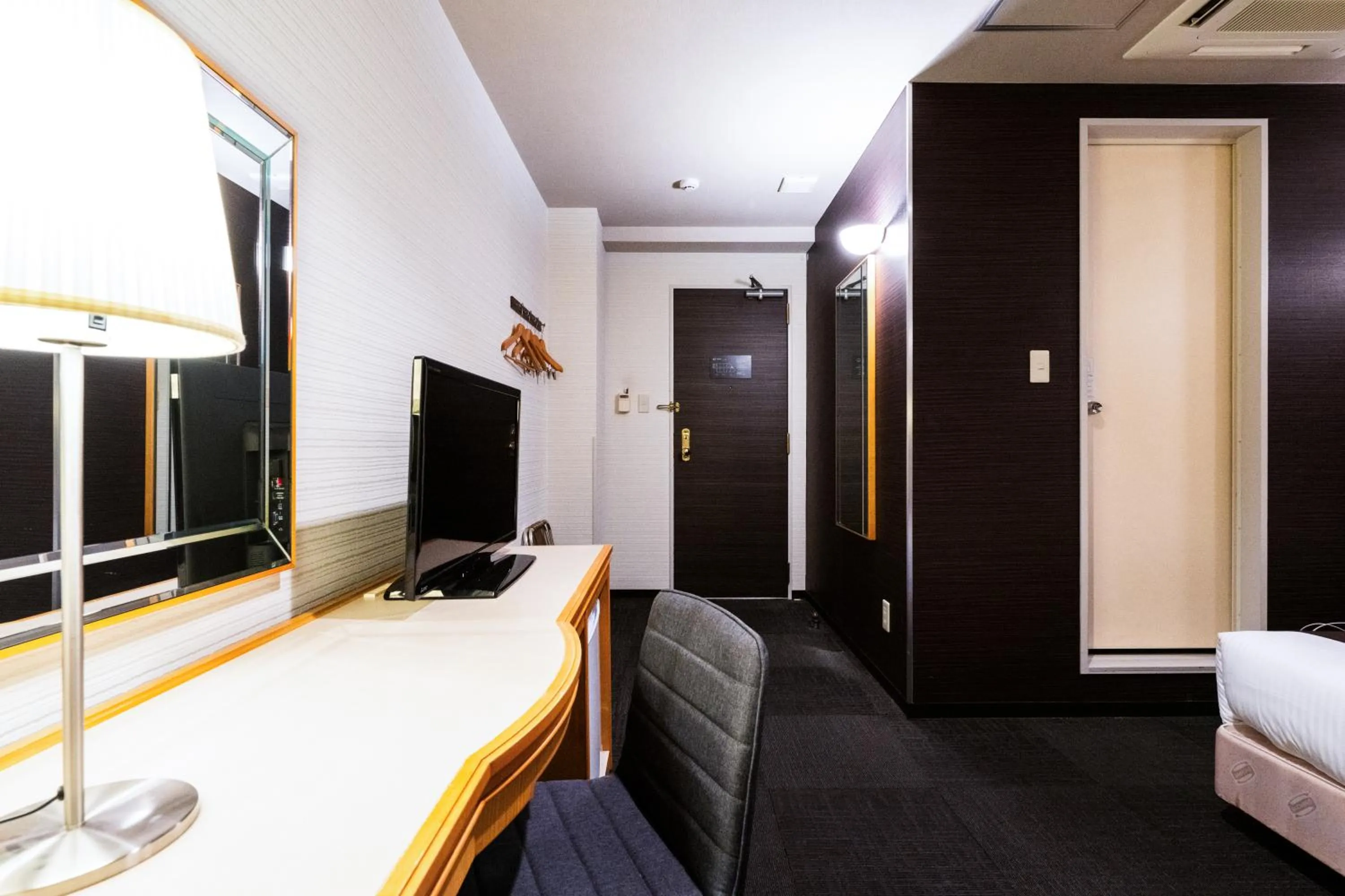 Photo of the whole room, Bed in Urvest Hotel Kamata