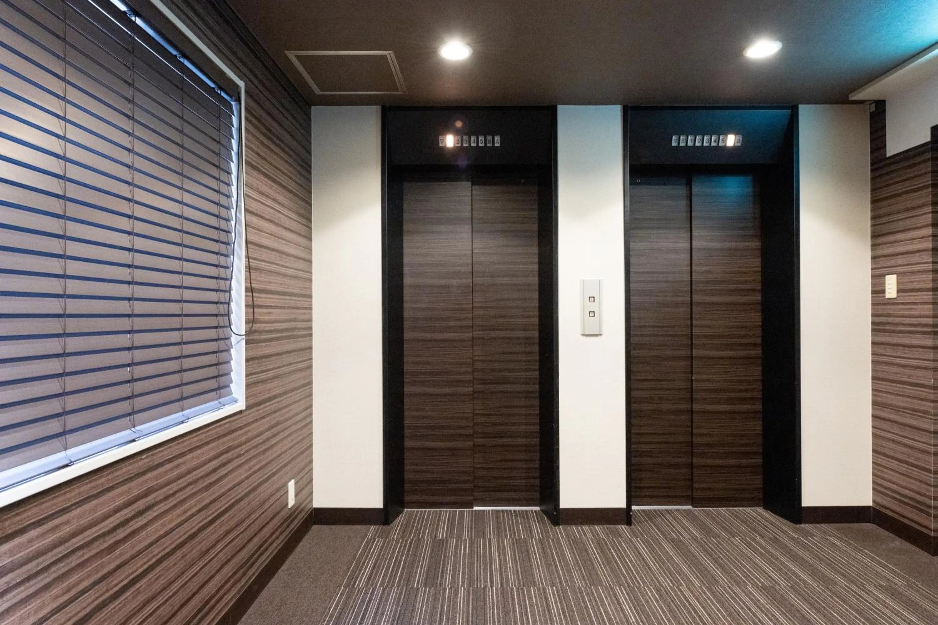 elevator in Urvest Hotel Kamata