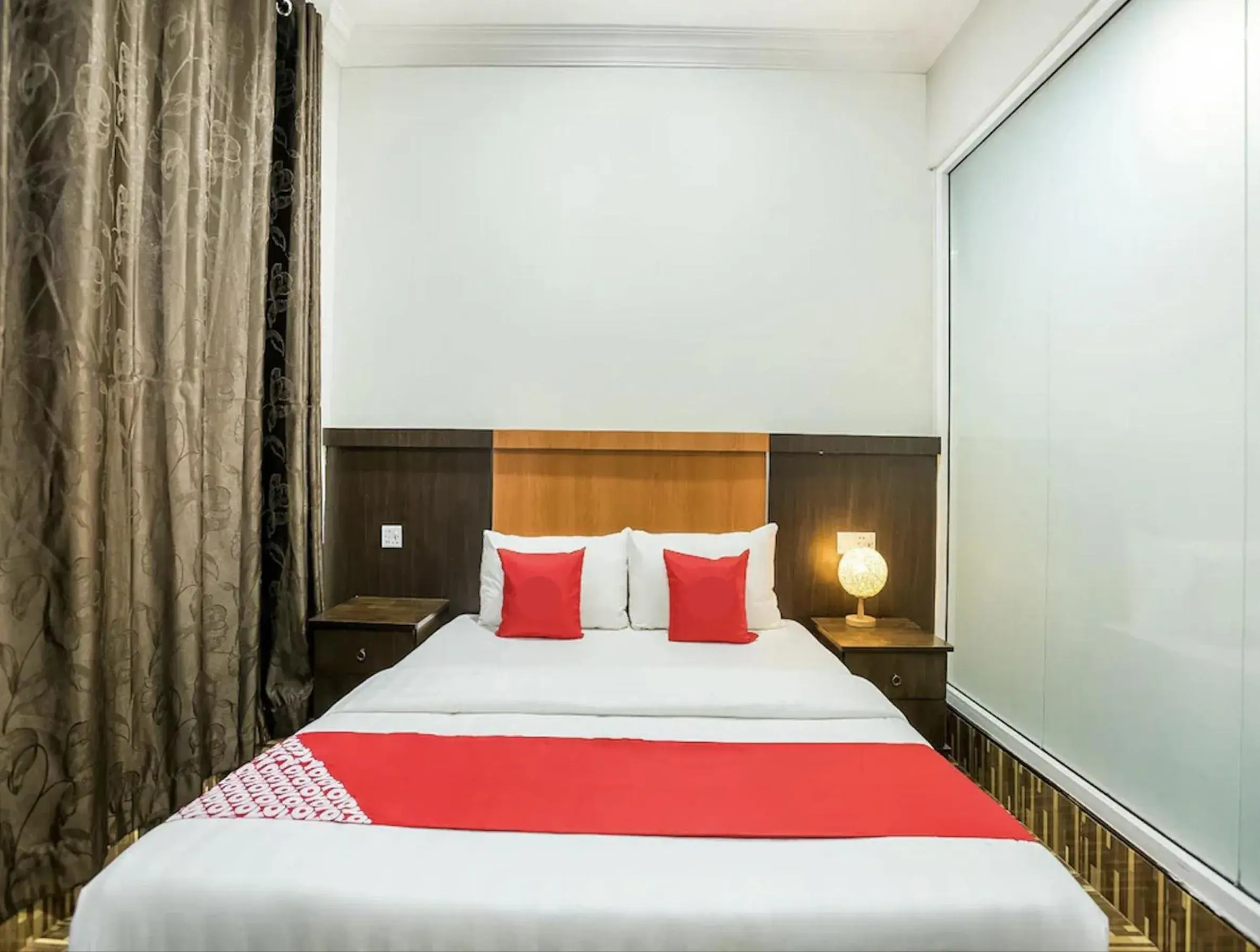 Deluxe Queen Room in Grand Inn Hotel Semporna Deluxe Queen Room in Grand Inn Hotel Semporna