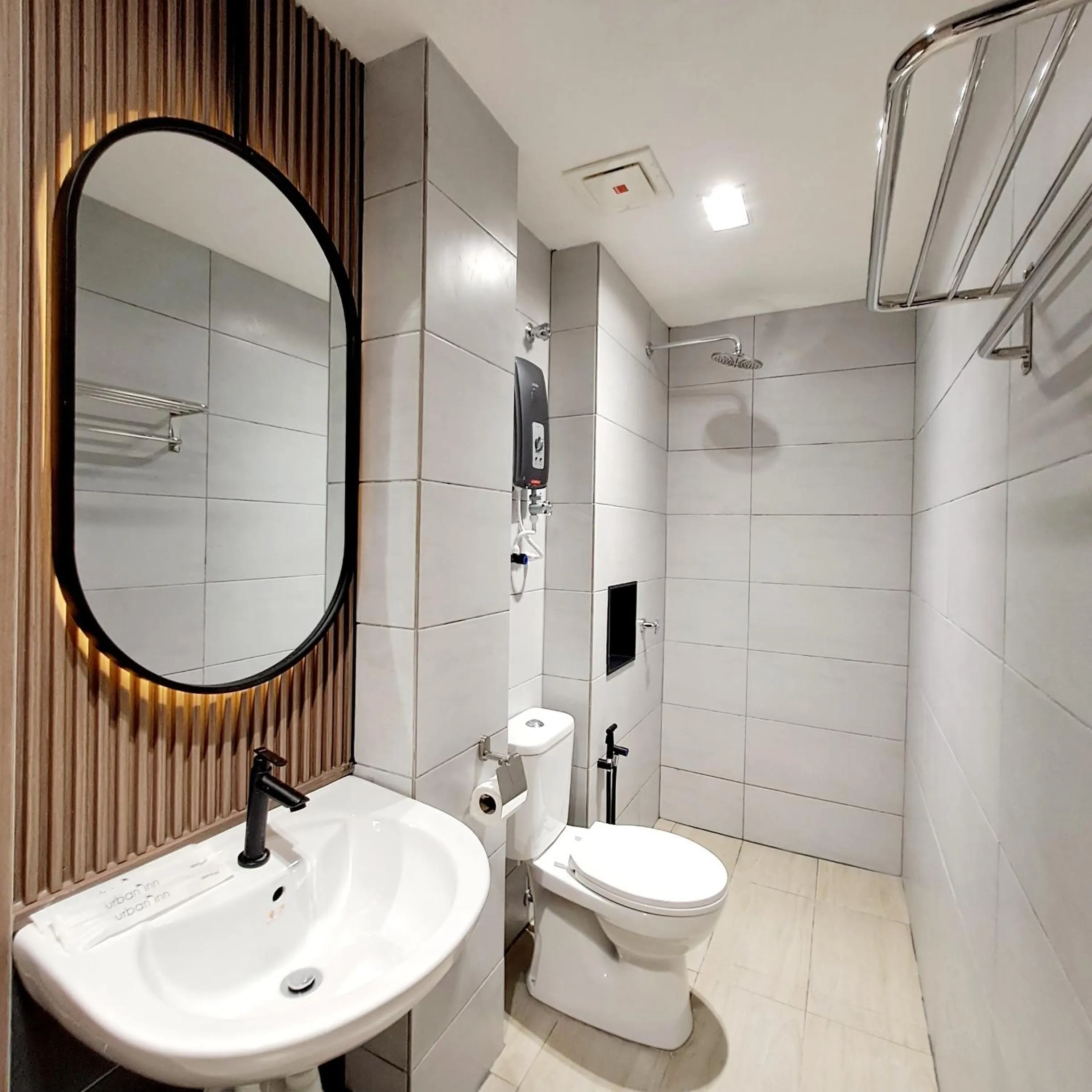 Bathroom in Urban Inn, Salak Tinggi