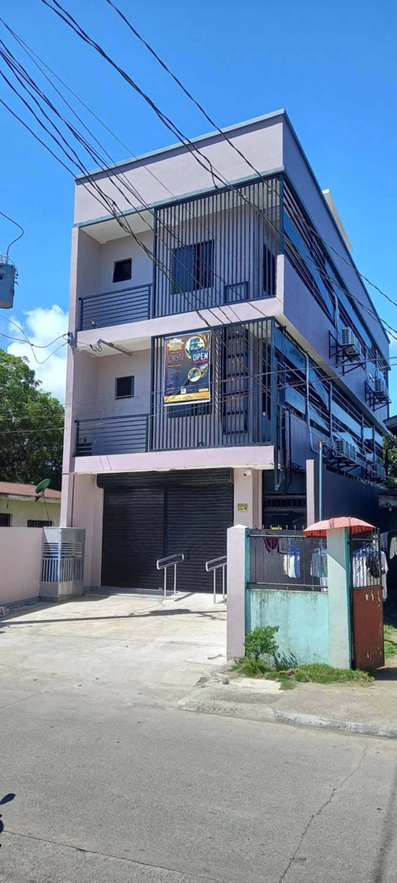 Property building in Lorraine Suites