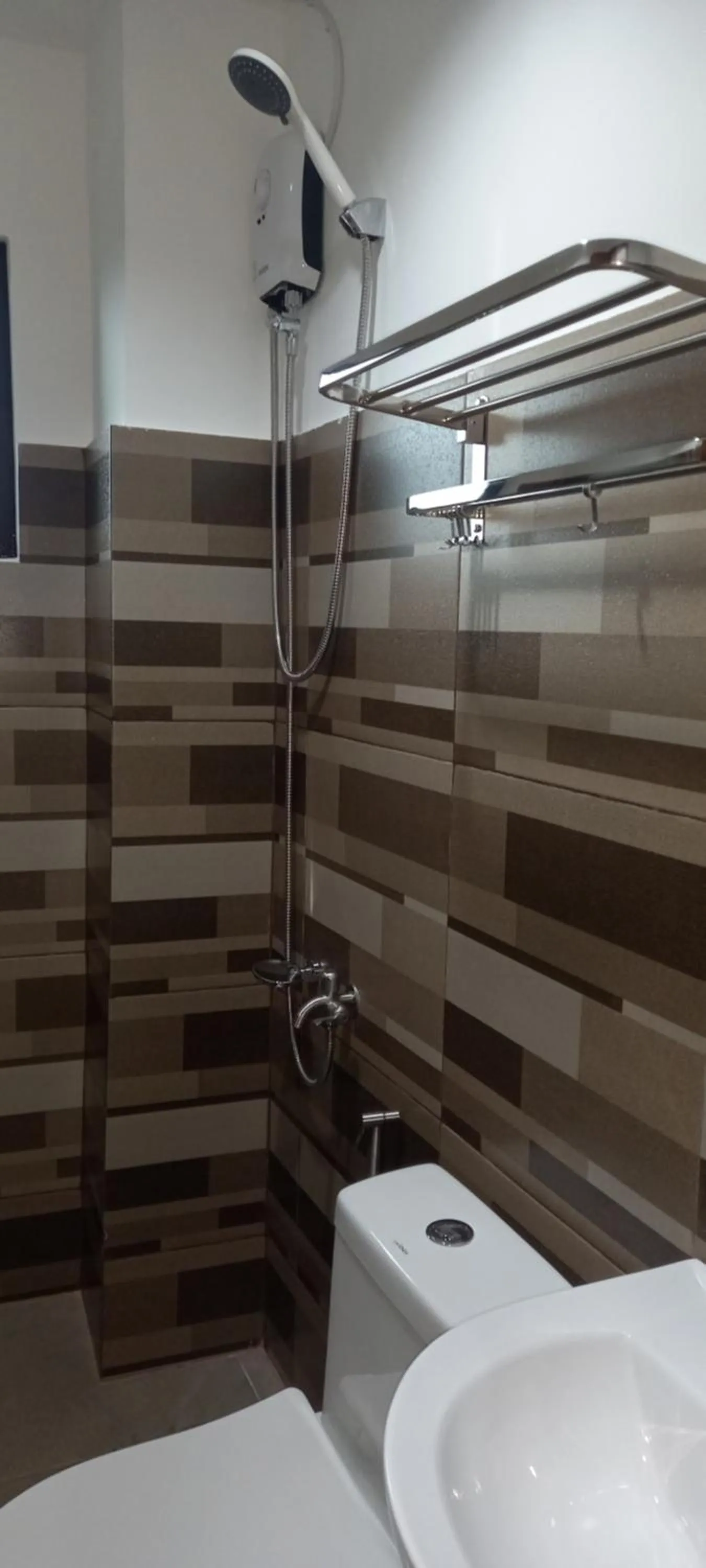 Shower in Lorraine Suites