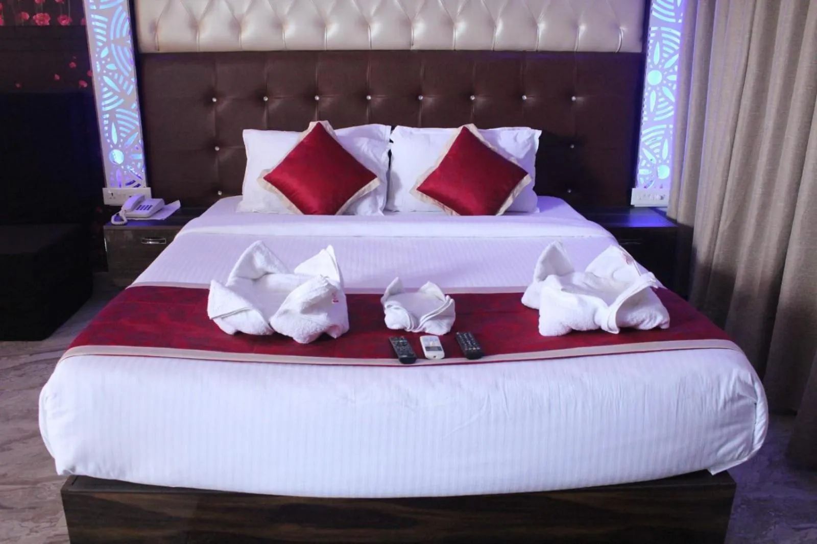 Bed in Royal Villa Beach Resort