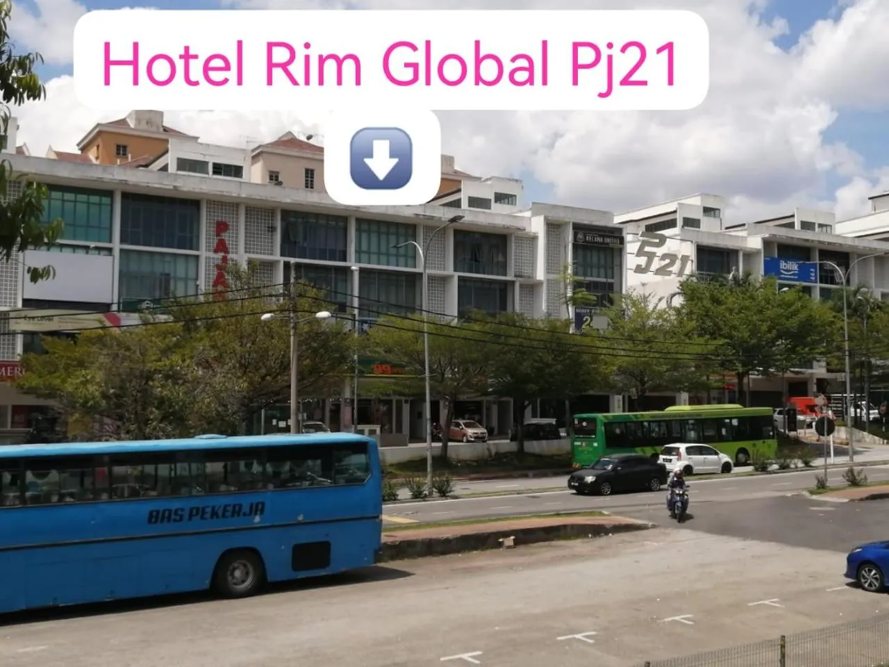 Property building in Hotel Rim Global Pj21