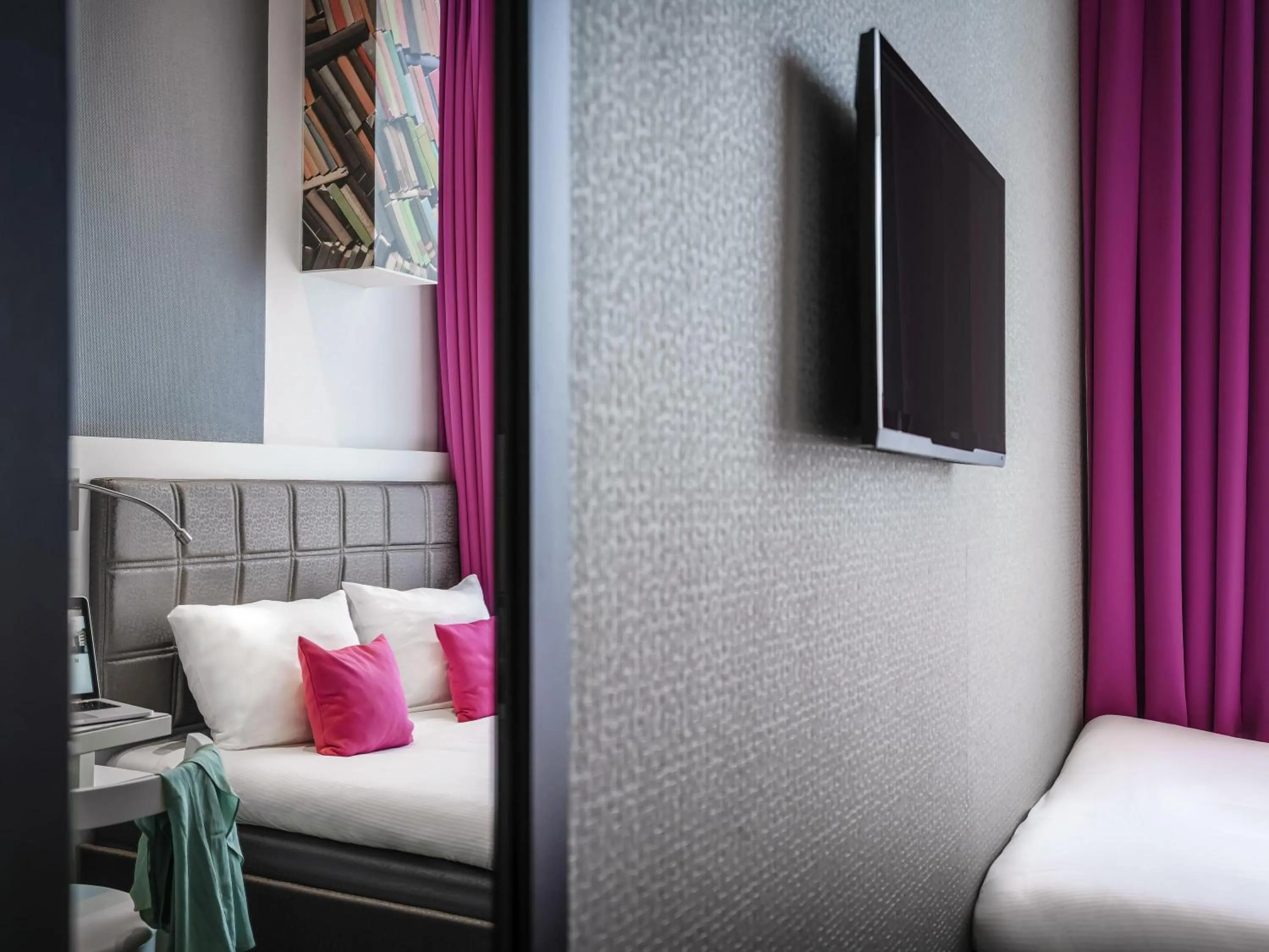 Bedroom, Bed in ibis Styles Amsterdam Amstel