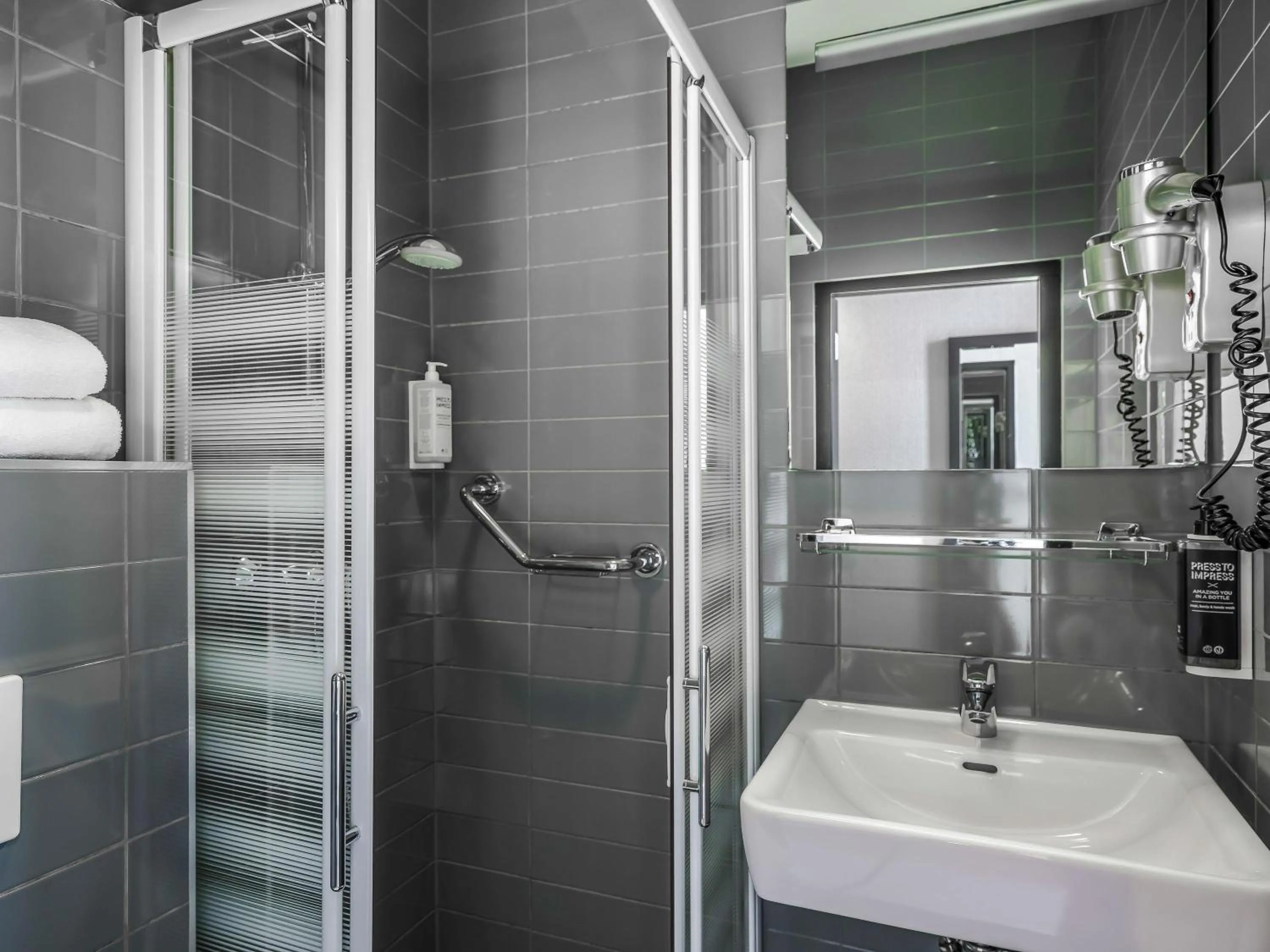 Bedroom in ibis Styles Amsterdam Amstel