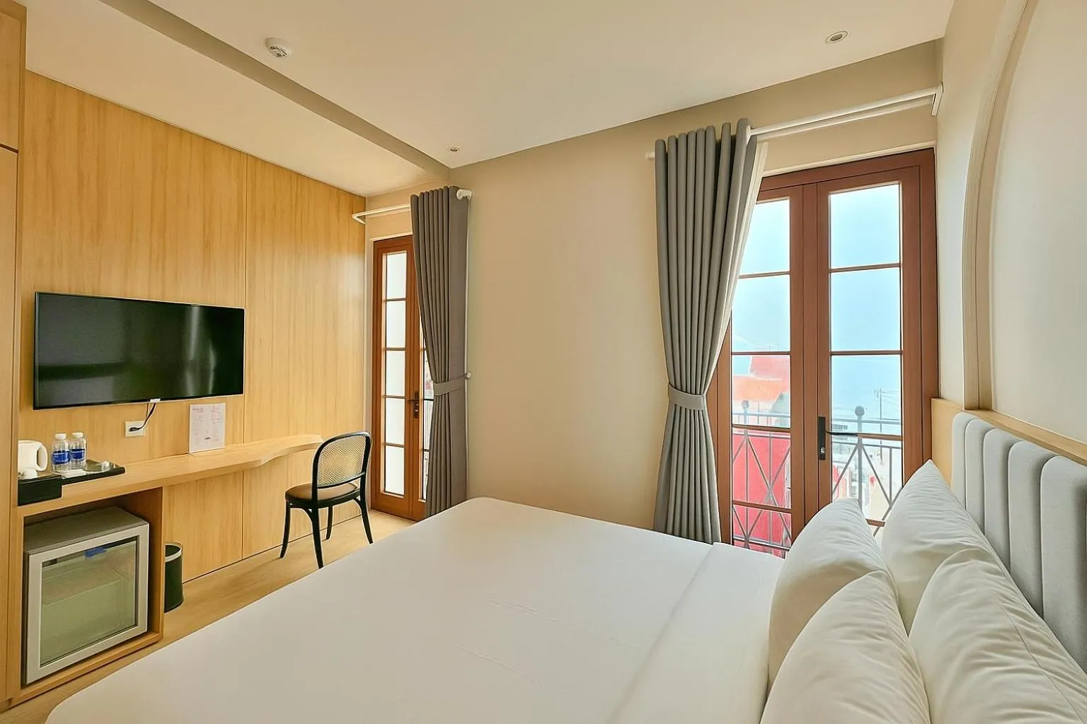 Communal lounge/ TV room, Bed in HANZ Lagoon Sunset Escape