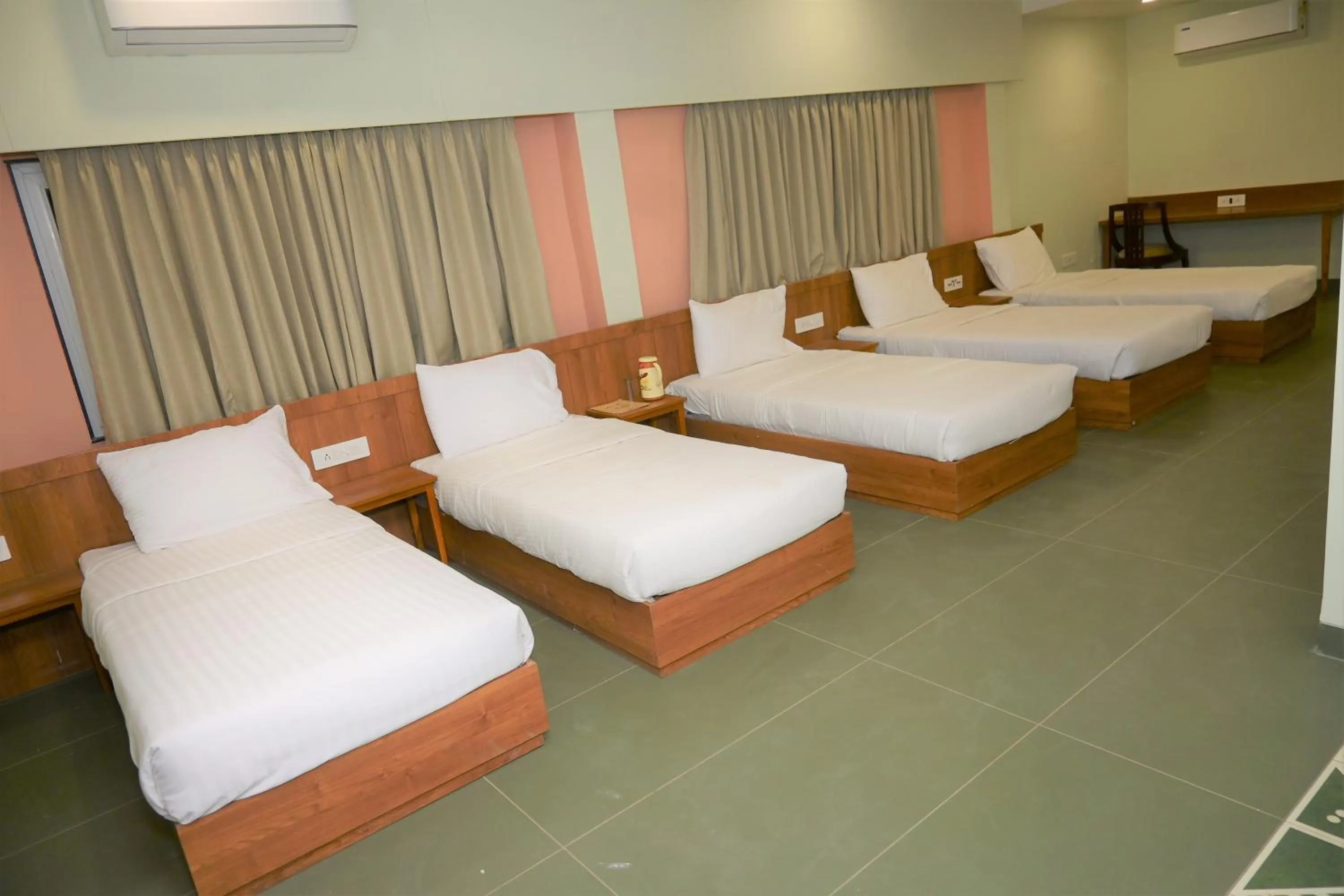 Bedroom, Bed in Hotel Ashray