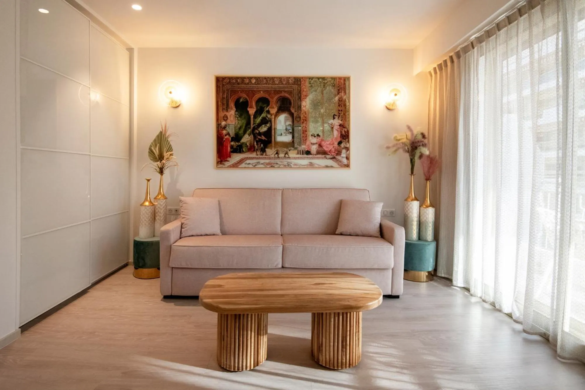 Living room in Résidence Hôtelière Chambord au coeur de Menton - entièrement rénovée