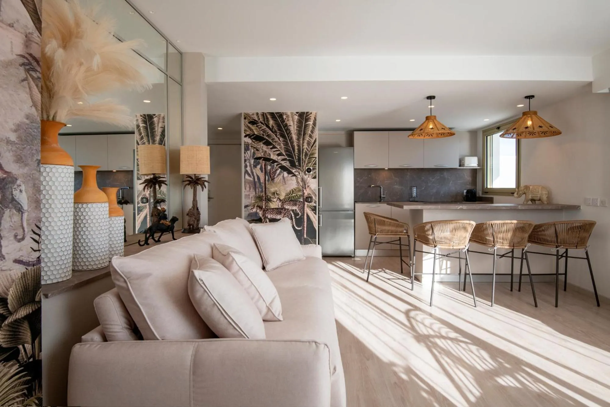 Seating area in Résidence Hôtelière Chambord au coeur de Menton - entièrement rénovée